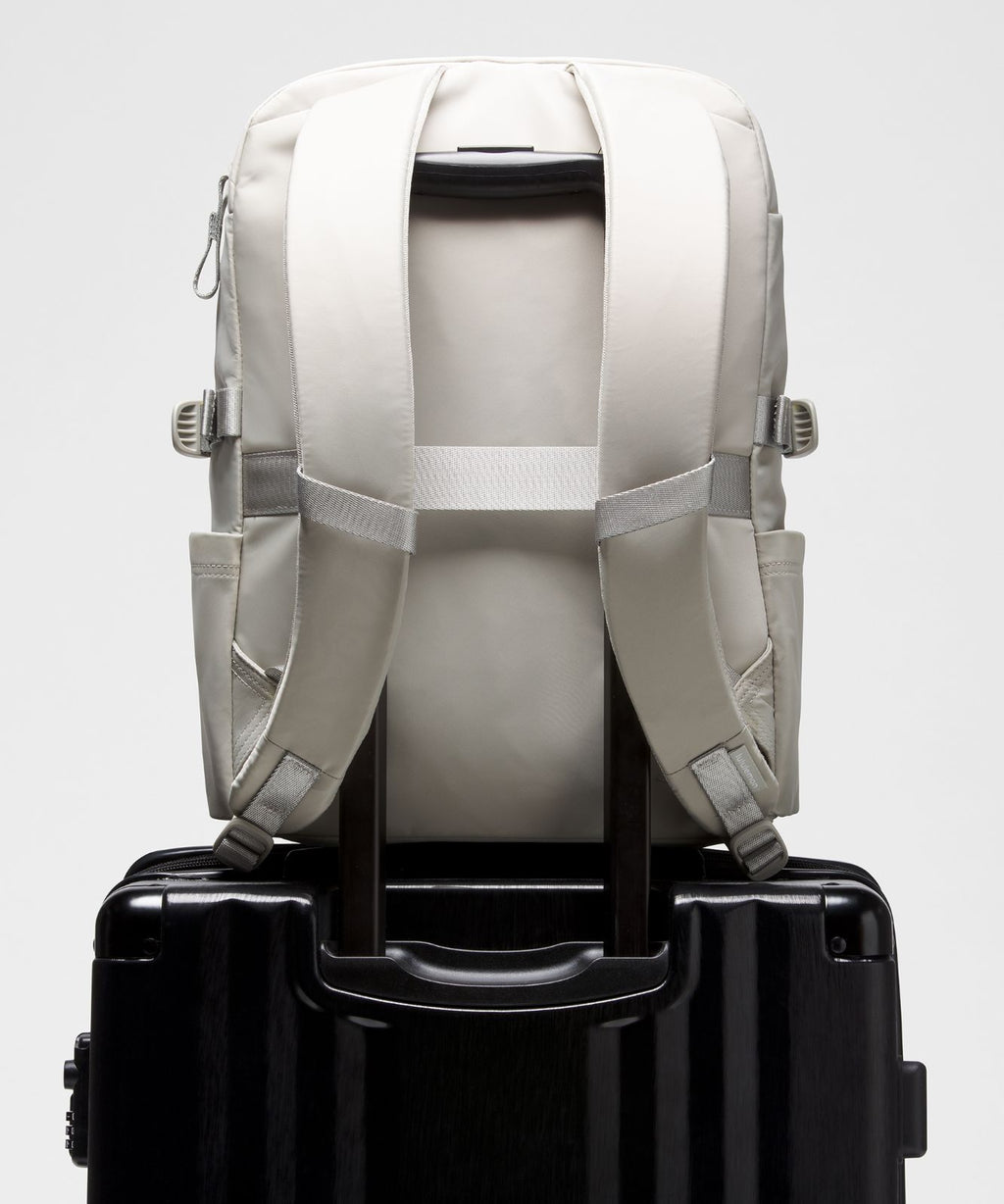 New Crew Backpack 22L *Updated Hailstone Grey/Wacky Khaki
