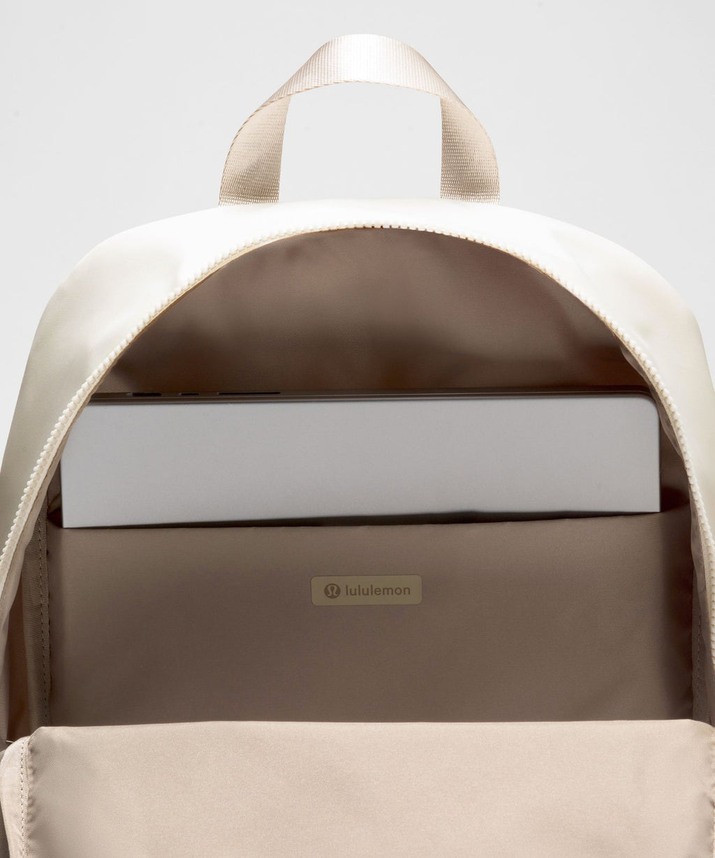 Everywhere Backpack 22L Light Ivory/Sheer Oak