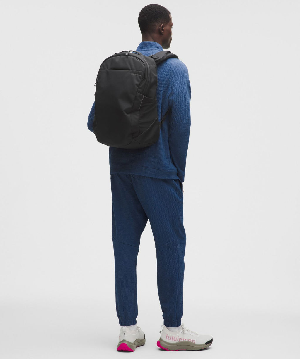 Triple-Zip Backpack 28L *Tech Canvas Black/Graphite Grey