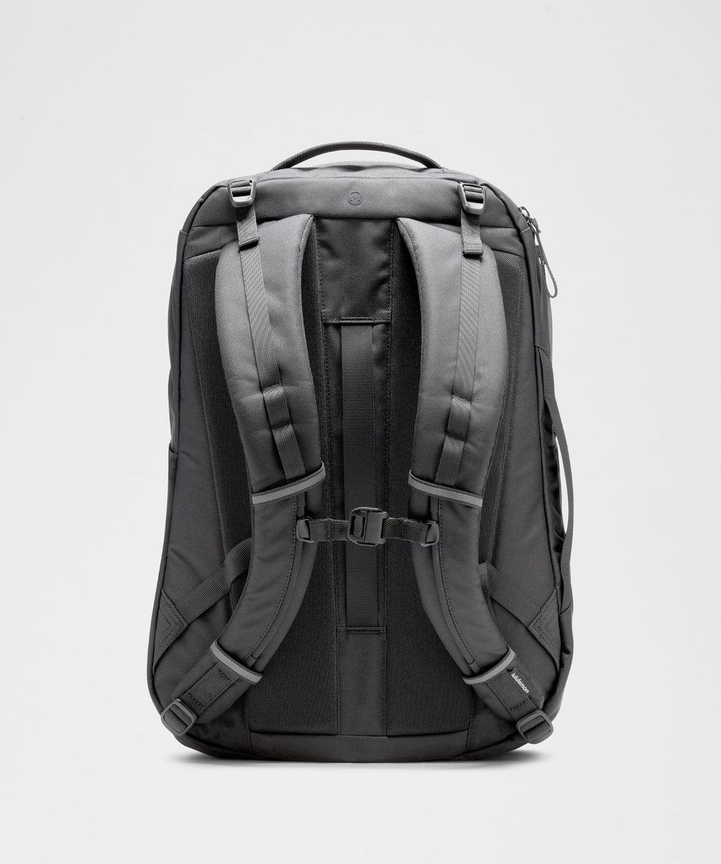 Triple-Zip Backpack 28L *Tech Canvas Black/Graphite Grey