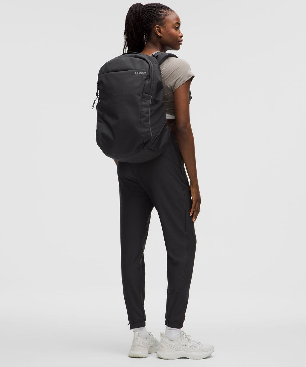Triple-Zip Backpack 28L *Tech Canvas Black/Traverse Grey