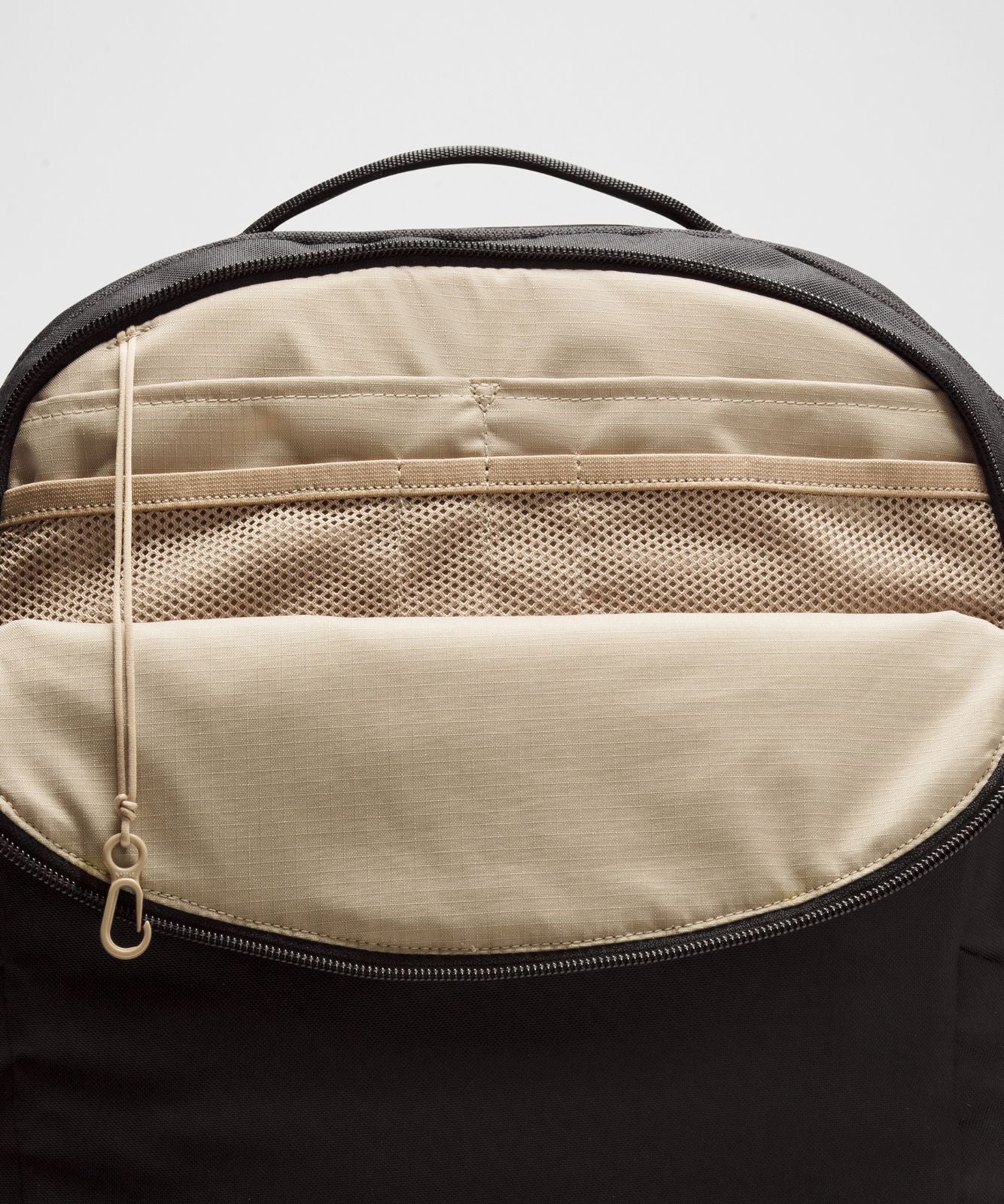 Triple-Zip Backpack 28L *Tech Canvas Black/Traverse Grey