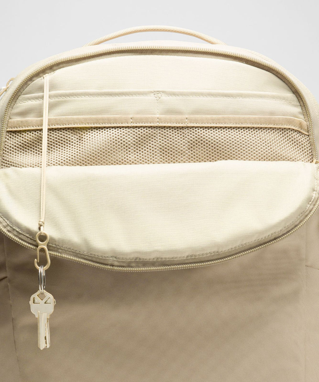 Triple-Zip Backpack 28L *Tech Canvas Sheer Oak/Sheer Oak