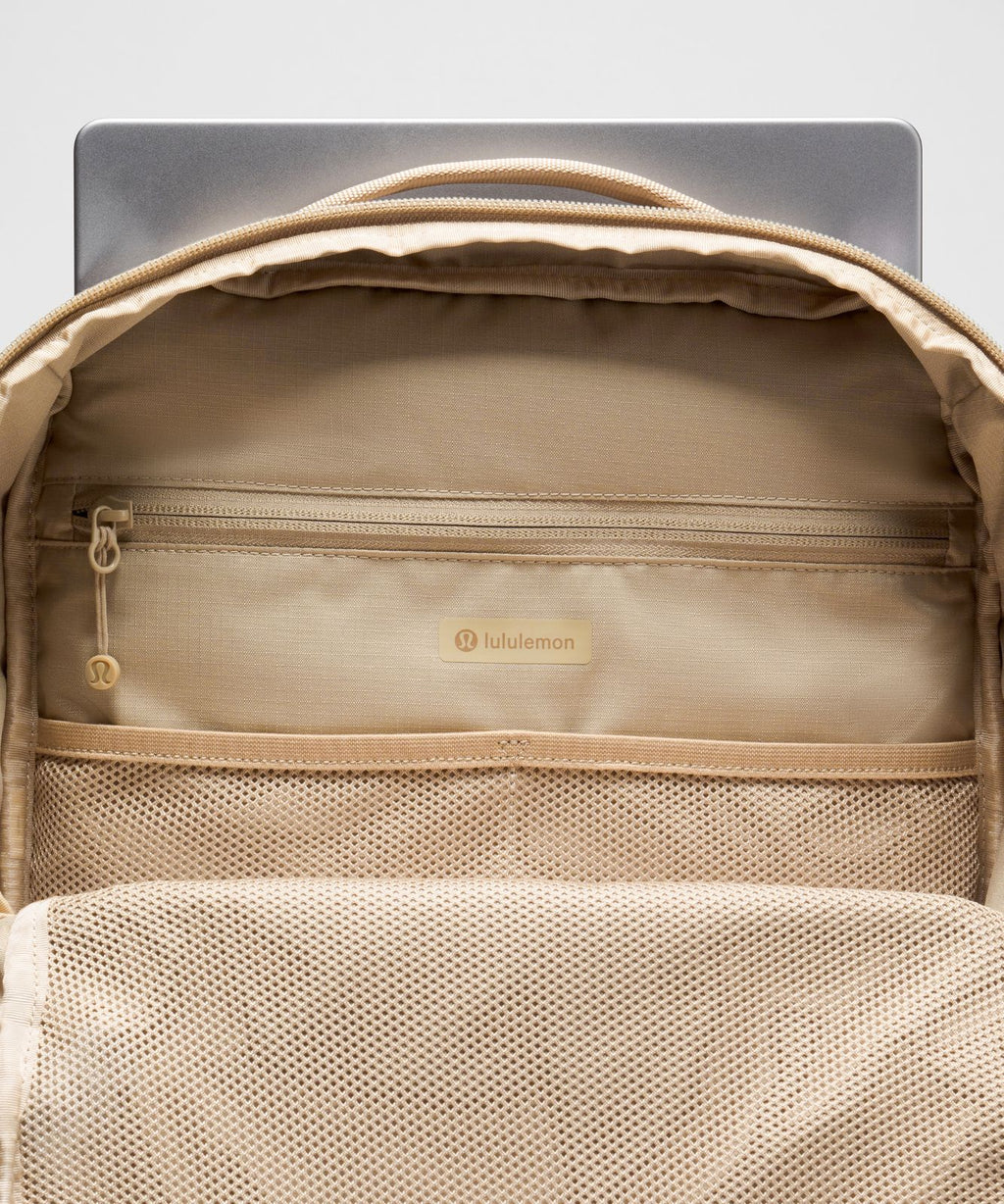 Triple-Zip Backpack 28L *Tech Canvas Sheer Oak/Sheer Oak