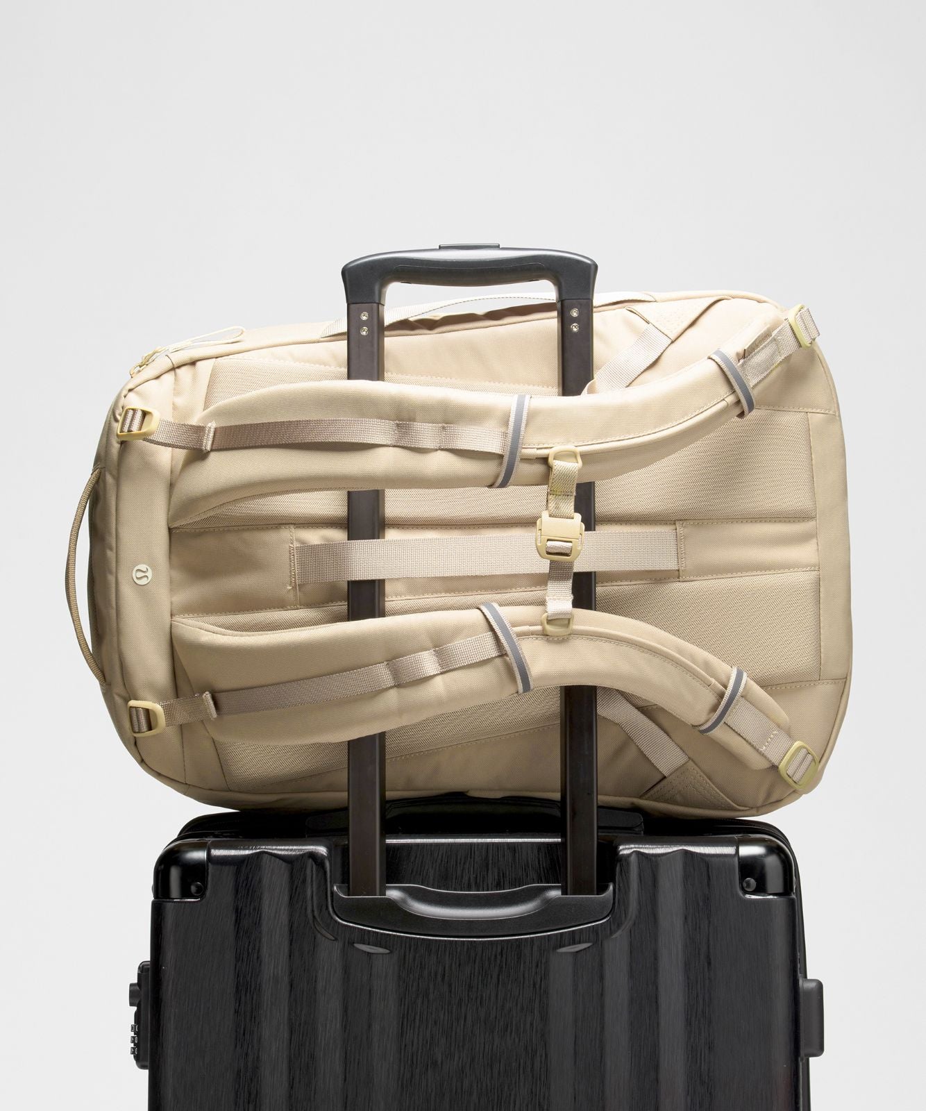 Triple-Zip Backpack 28L *Tech Canvas Sheer Oak/Sheer Oak