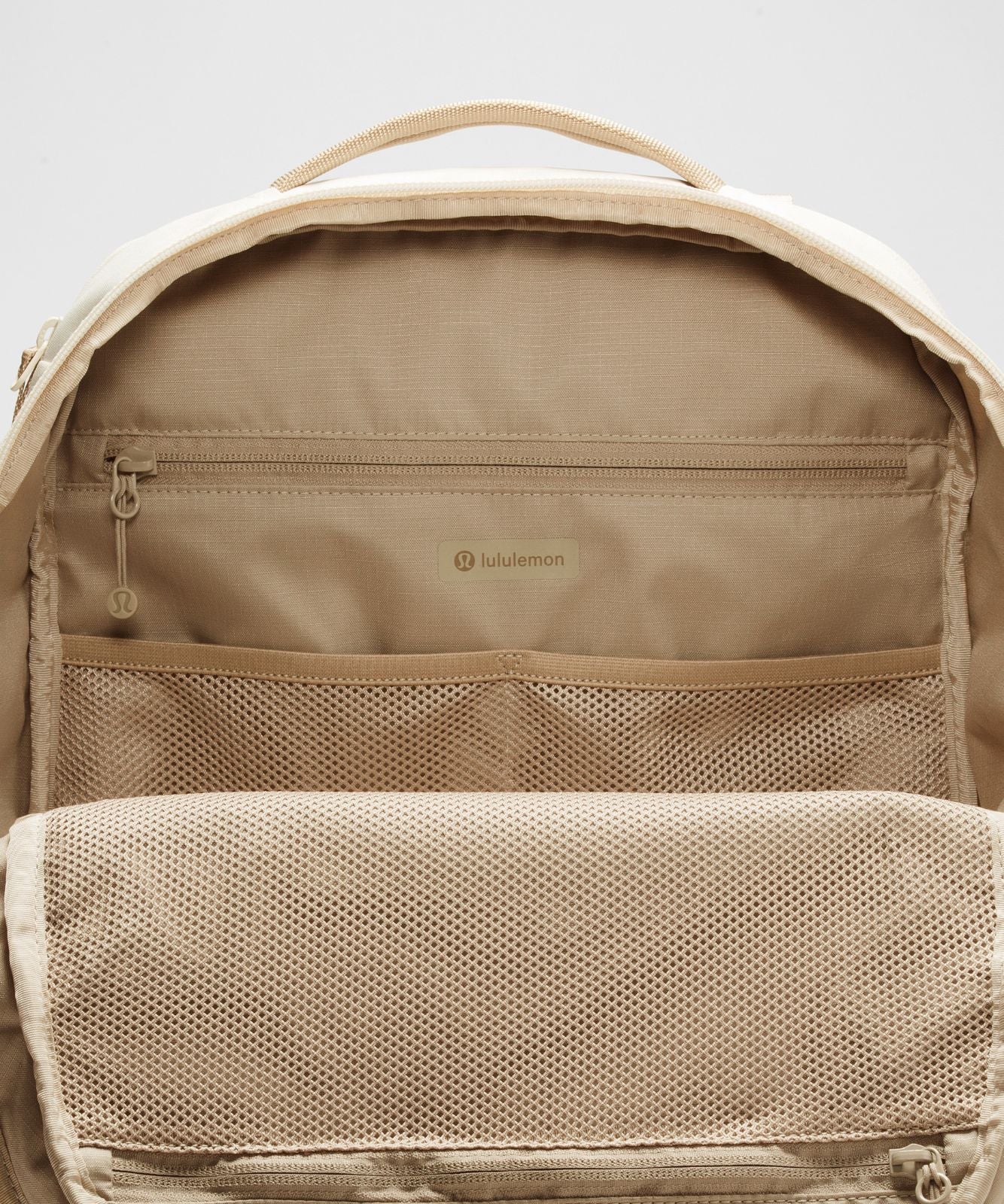 Triple-Zip Backpack 28L *Tech Canvas Light Ivory/Sheer Oak