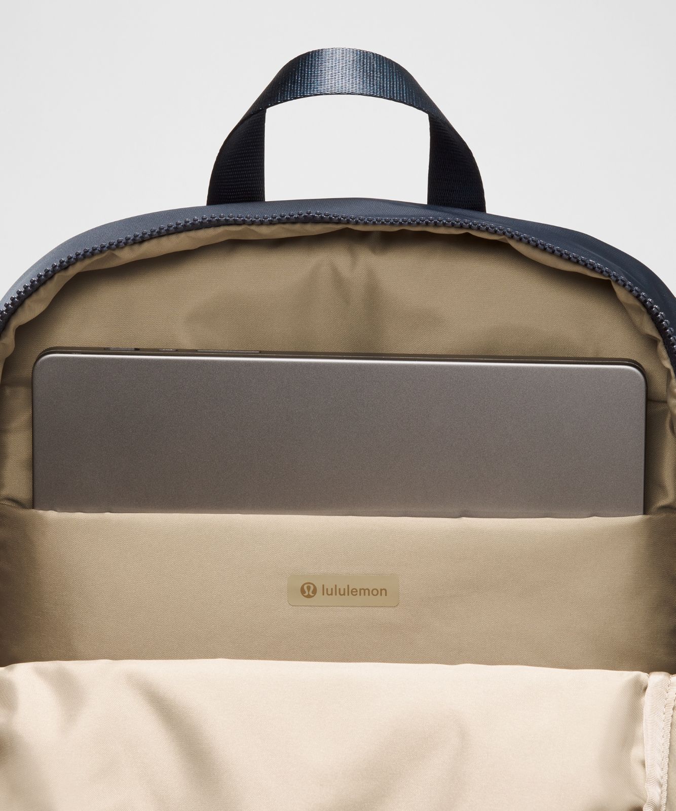 Everywhere Backpack 22L *Campus True Navy/Sheer Oak
