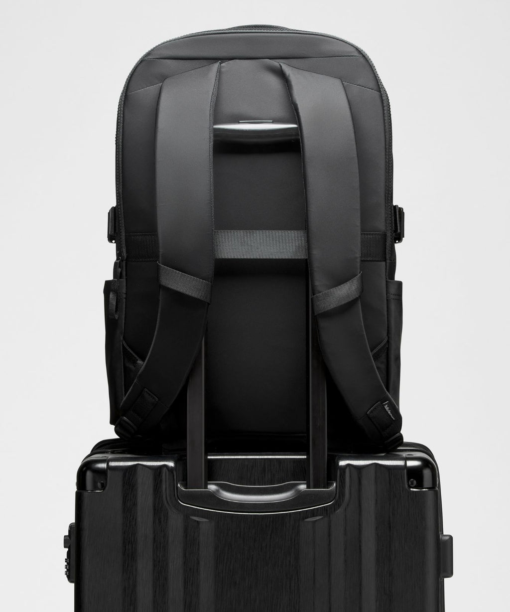 New Crew Backpack Large 30L Black