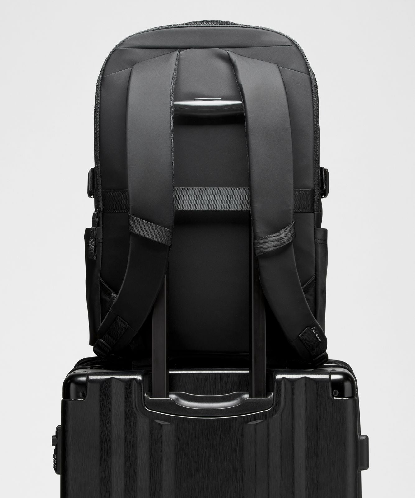 New Crew Backpack Large 30L Black