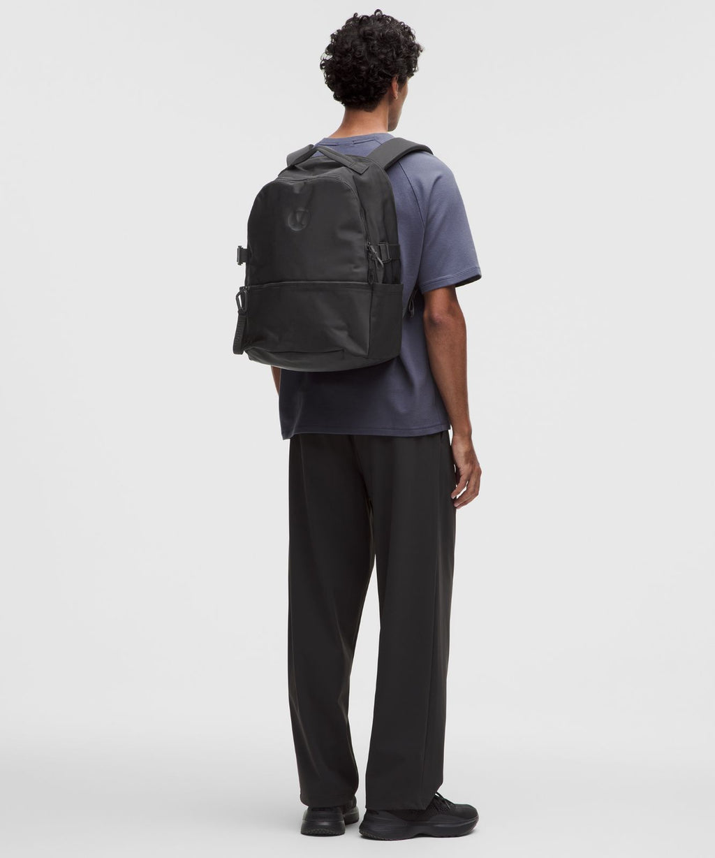 New Crew Backpack Large 30L Black/Graphite Grey
