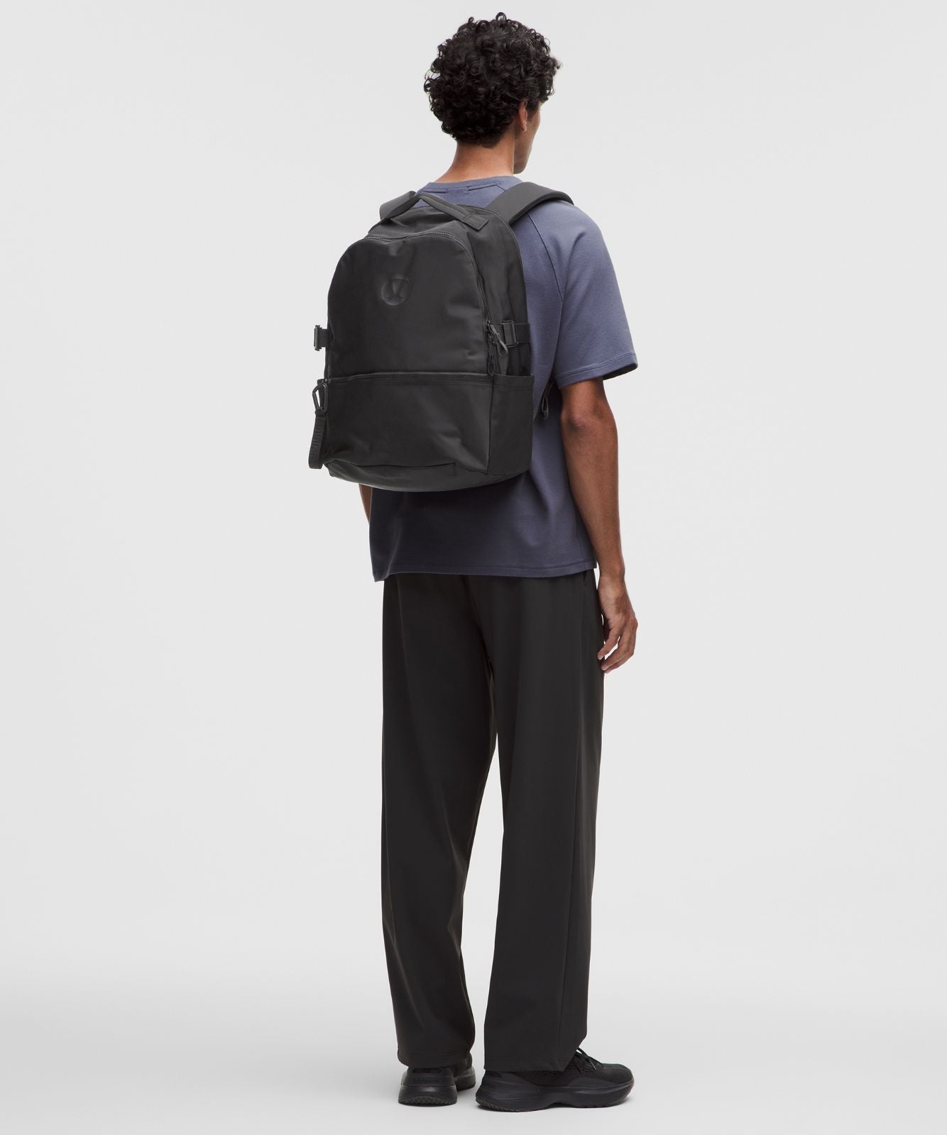 New Crew Backpack Large 30L Black/Graphite Grey