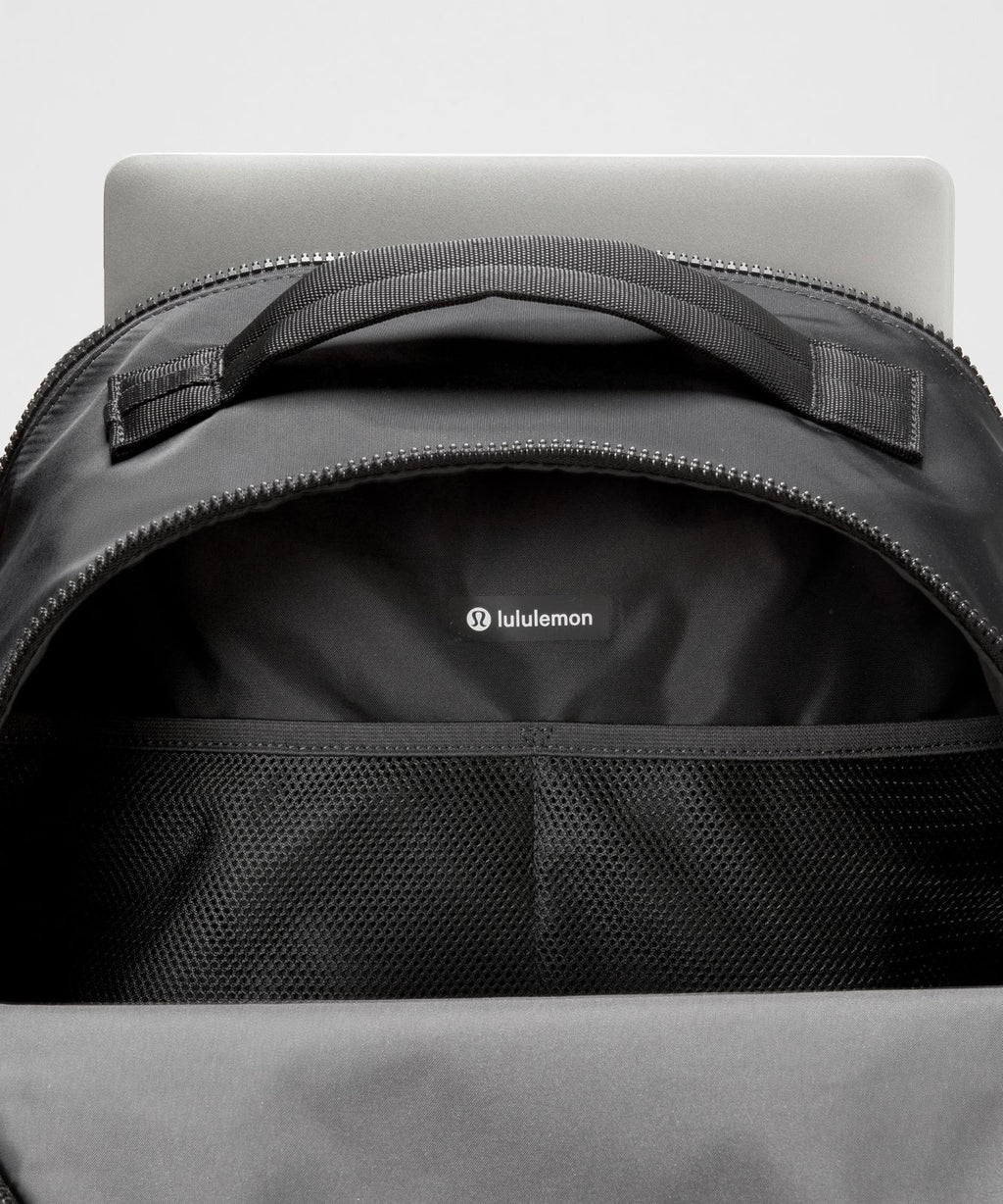 New Crew Backpack Large 30L Black/Graphite Grey