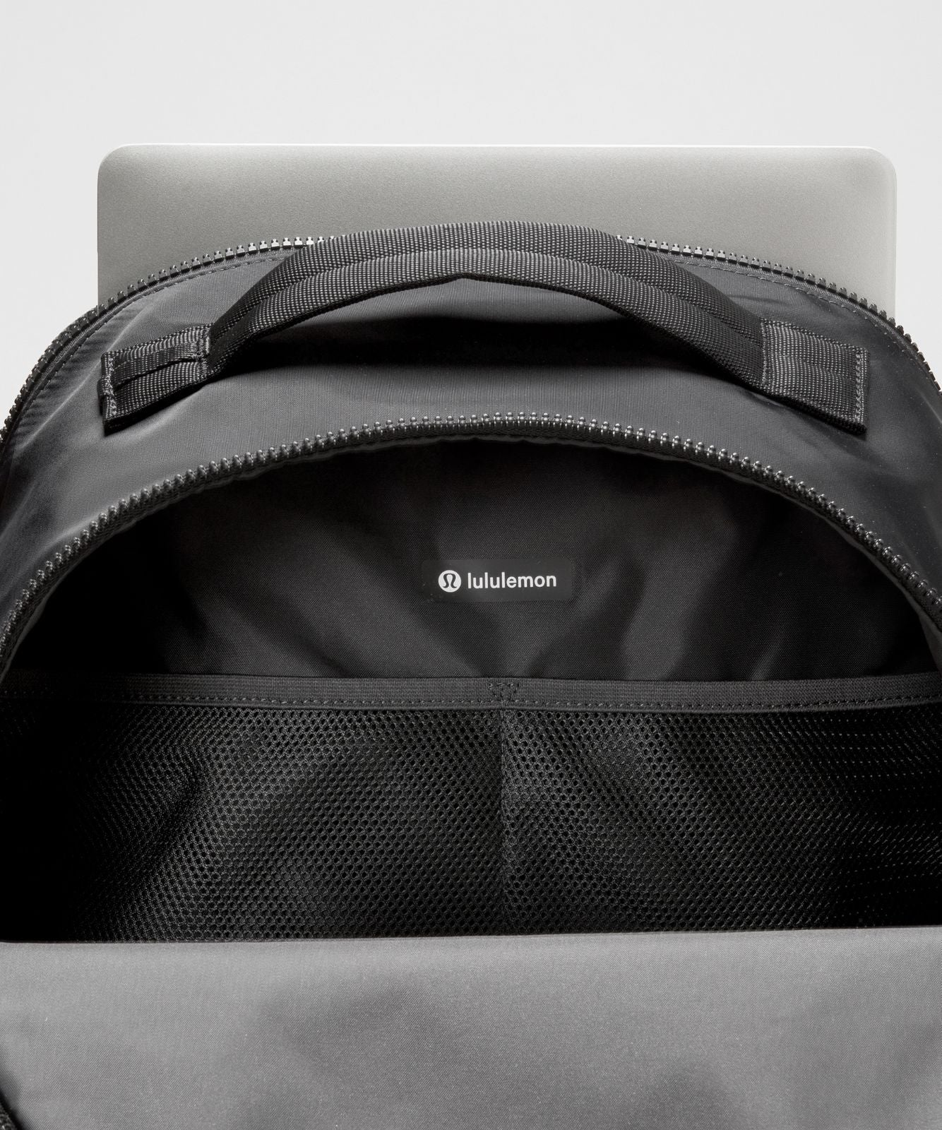 New Crew Backpack Large 30L Black/Graphite Grey