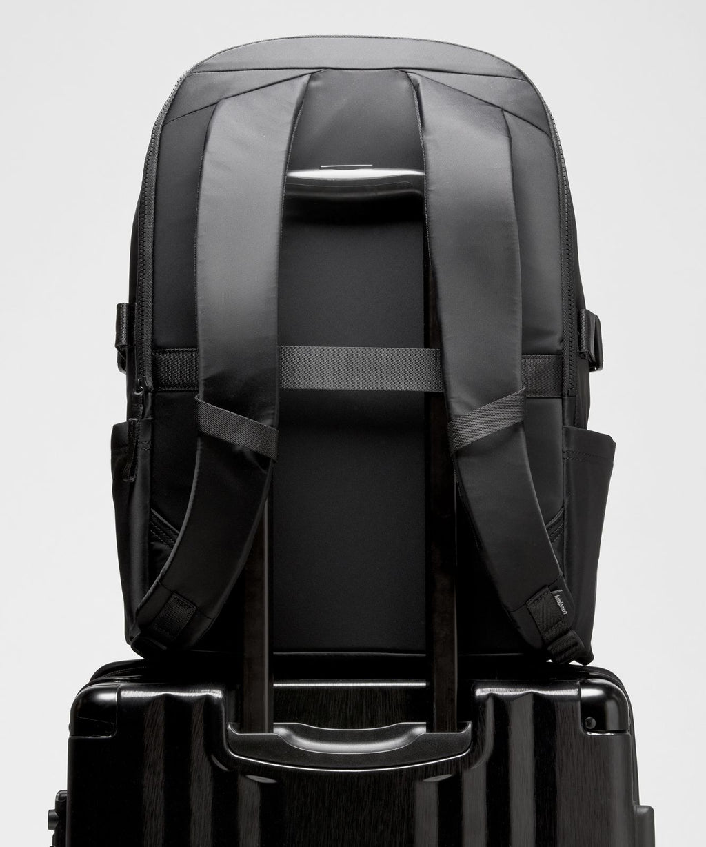 New Crew Backpack Large 30L Black/Graphite Grey
