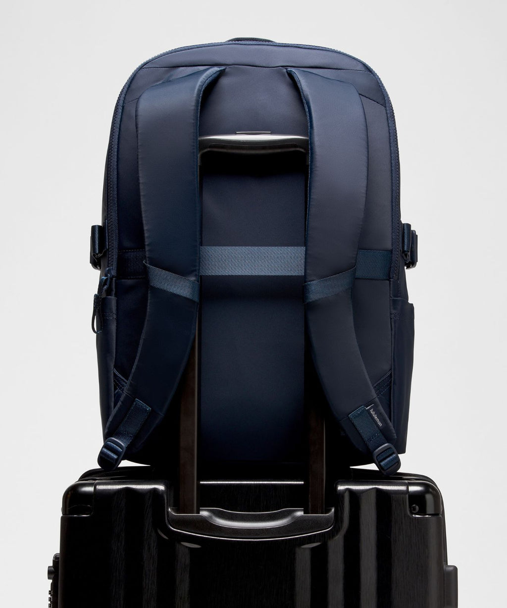 New Crew Backpack Large 30L True Navy/Wacky Khaki
