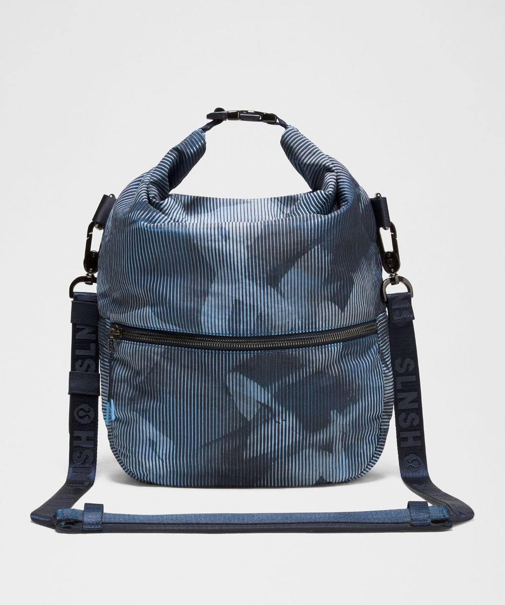 Rolltop Crossbody Bag 5.5L *SLNSH Collection True Navy