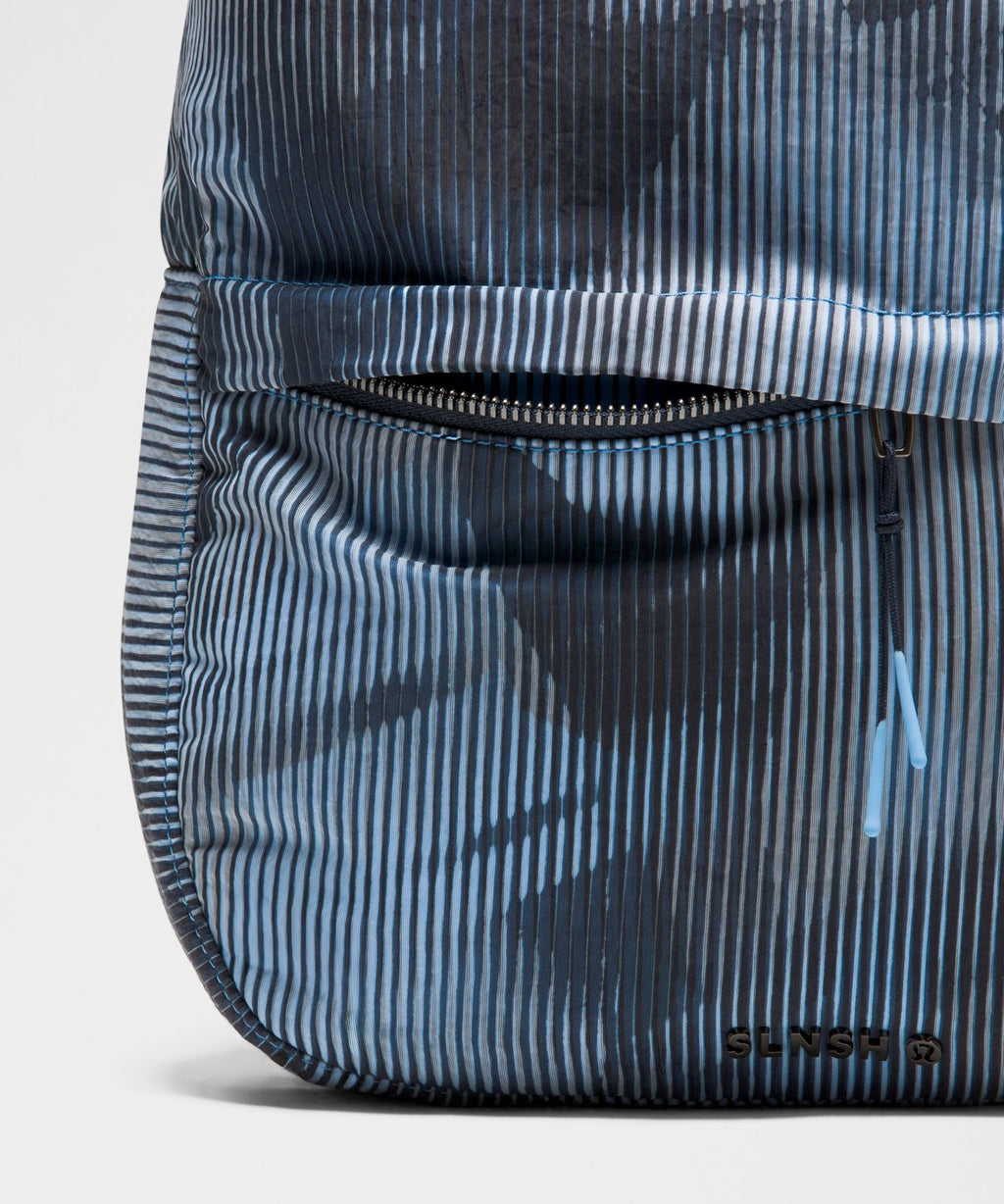 Rolltop Crossbody Bag 5.5L *SLNSH Collection True Navy
