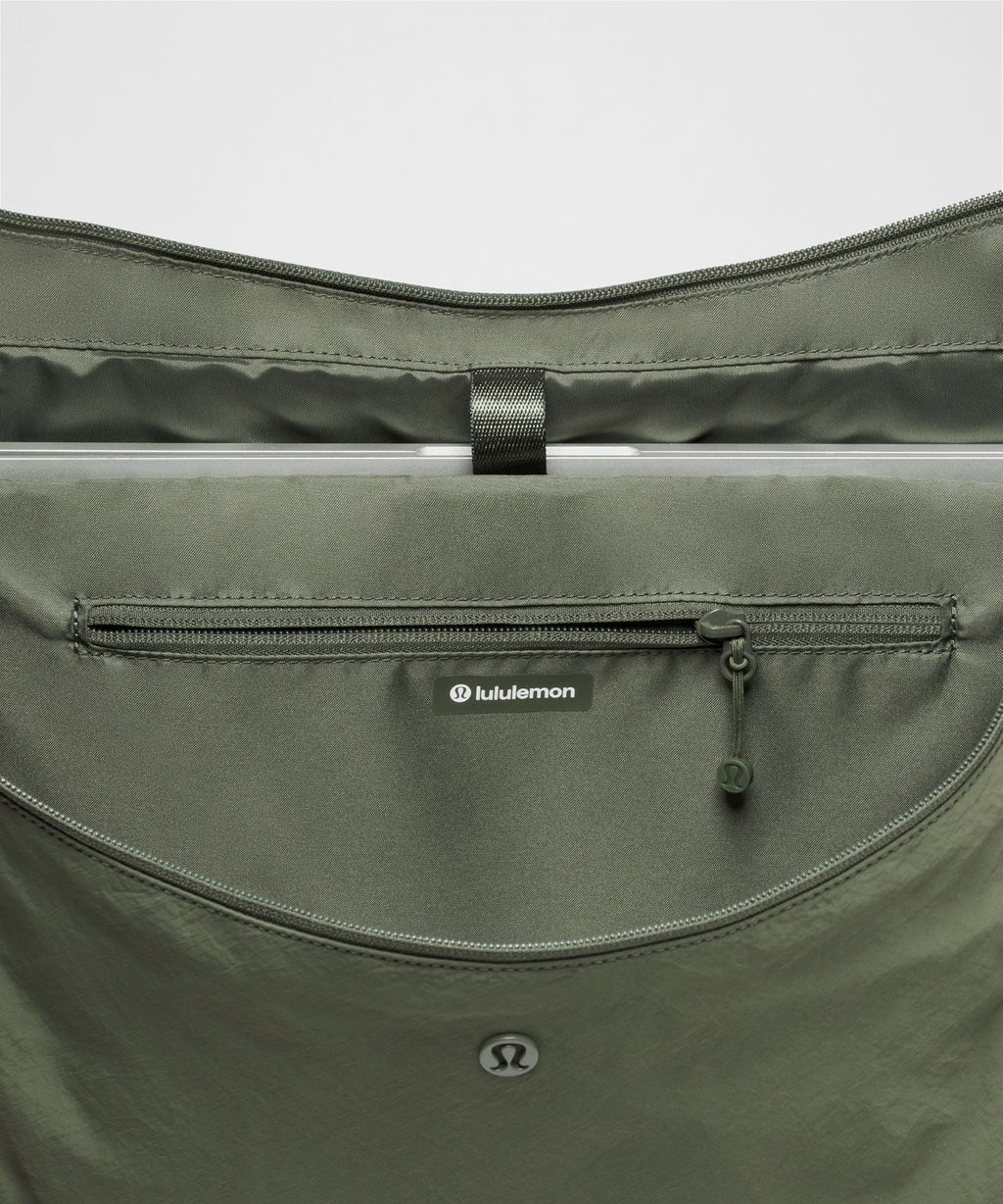 Extra-Large Slouchy Shoulder Bag 24L Sassy Sage