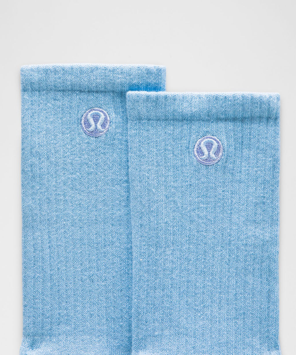 Unisex Daily Essential Crew Socks Dreamy Blue