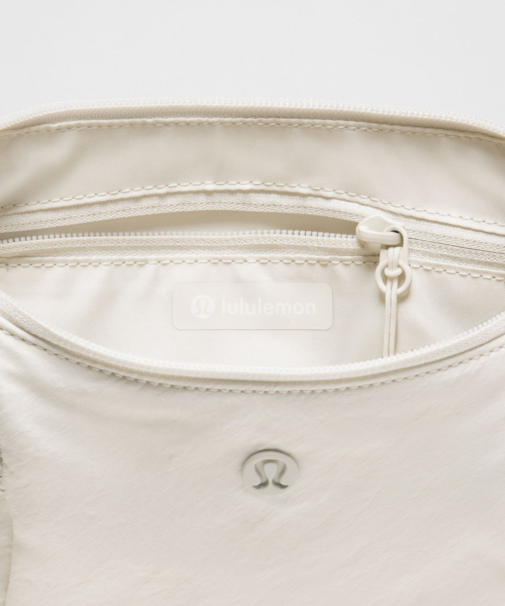 Small Slouchy Sling Bag 3L Light Ivory