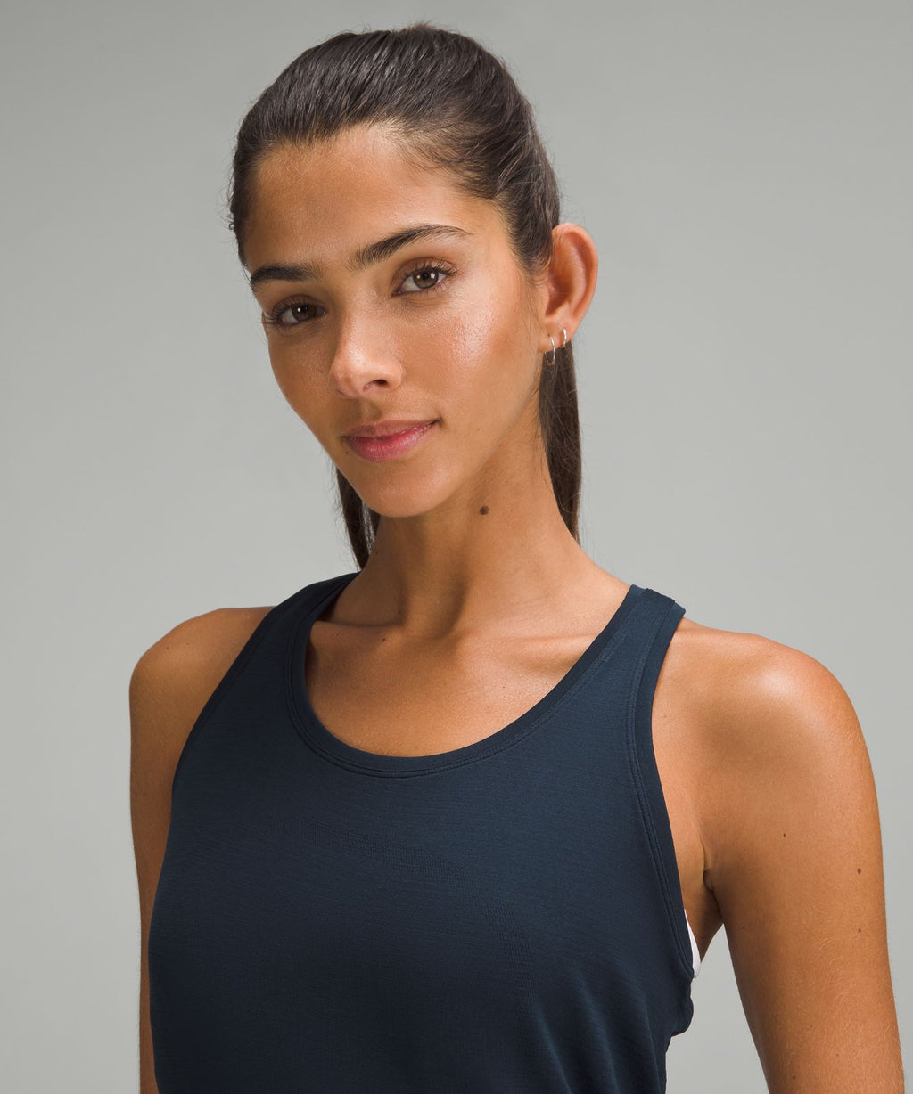 Swiftly Tech Racerback Tank Top 2.0 *Hip Length True Navy/True Navy