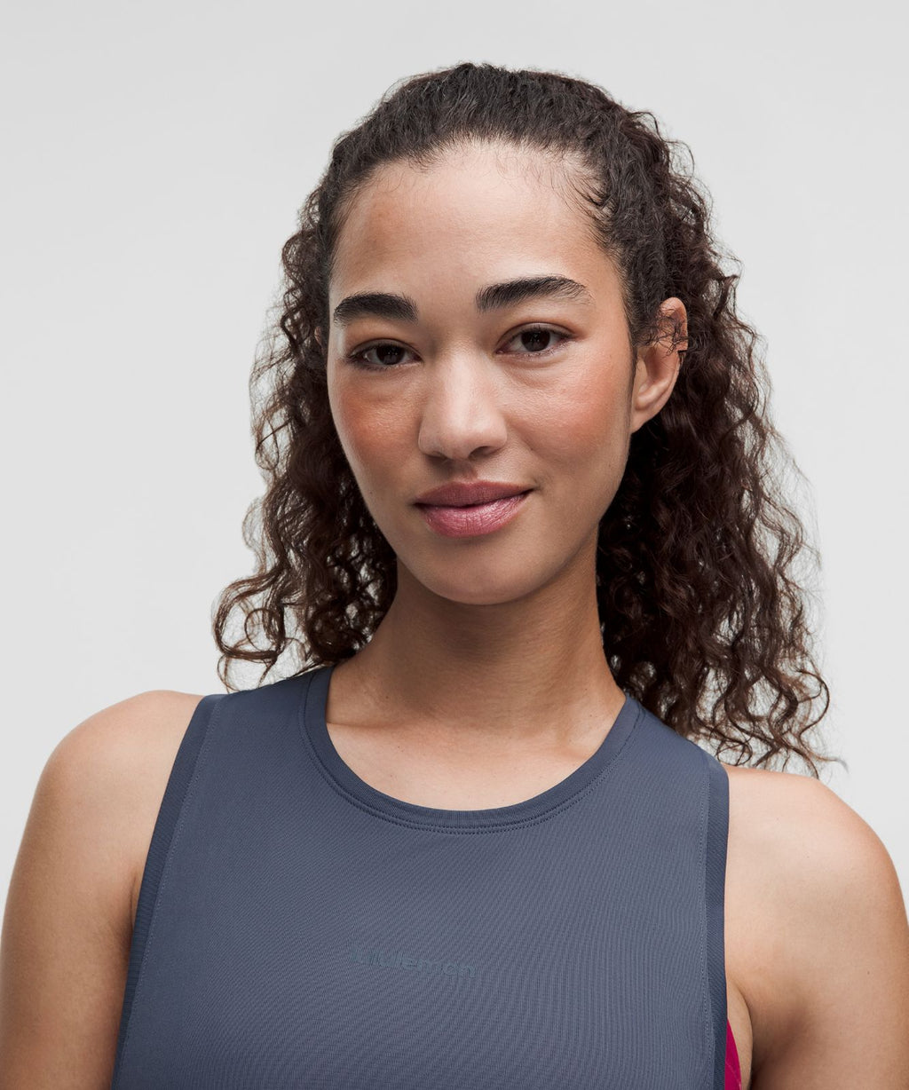 Women's Fast and Free Singlet Dusty Diamond