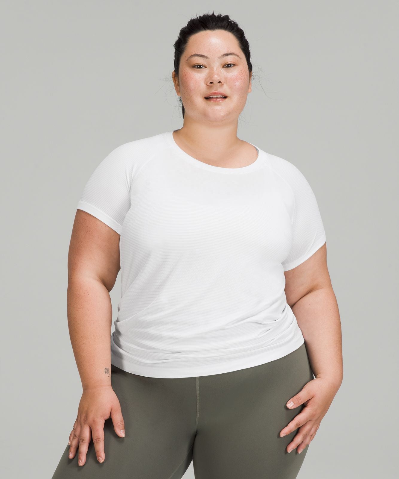 Swiftly Tech Short-Sleeve Shirt 2.0 *Hip Length White/White
