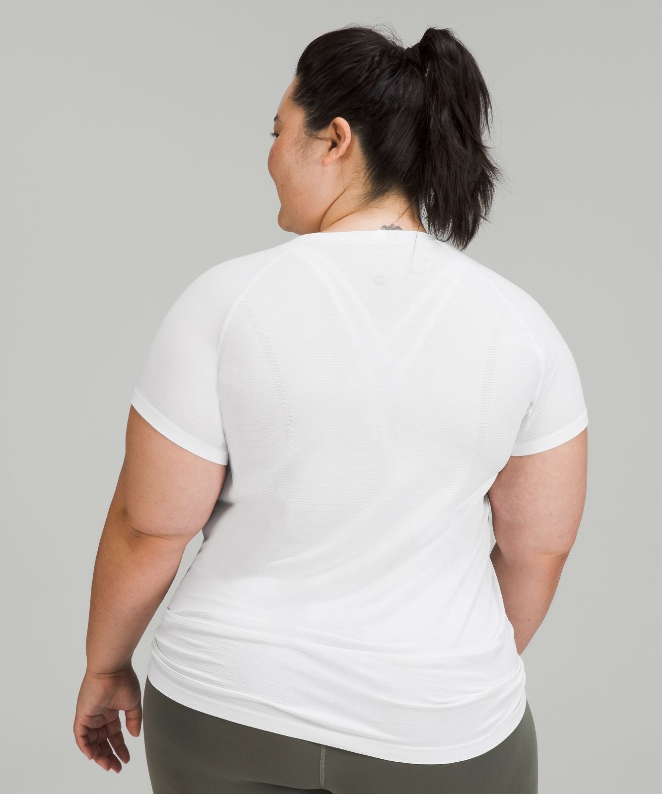Swiftly Tech Short-Sleeve Shirt 2.0 *Hip Length White/White