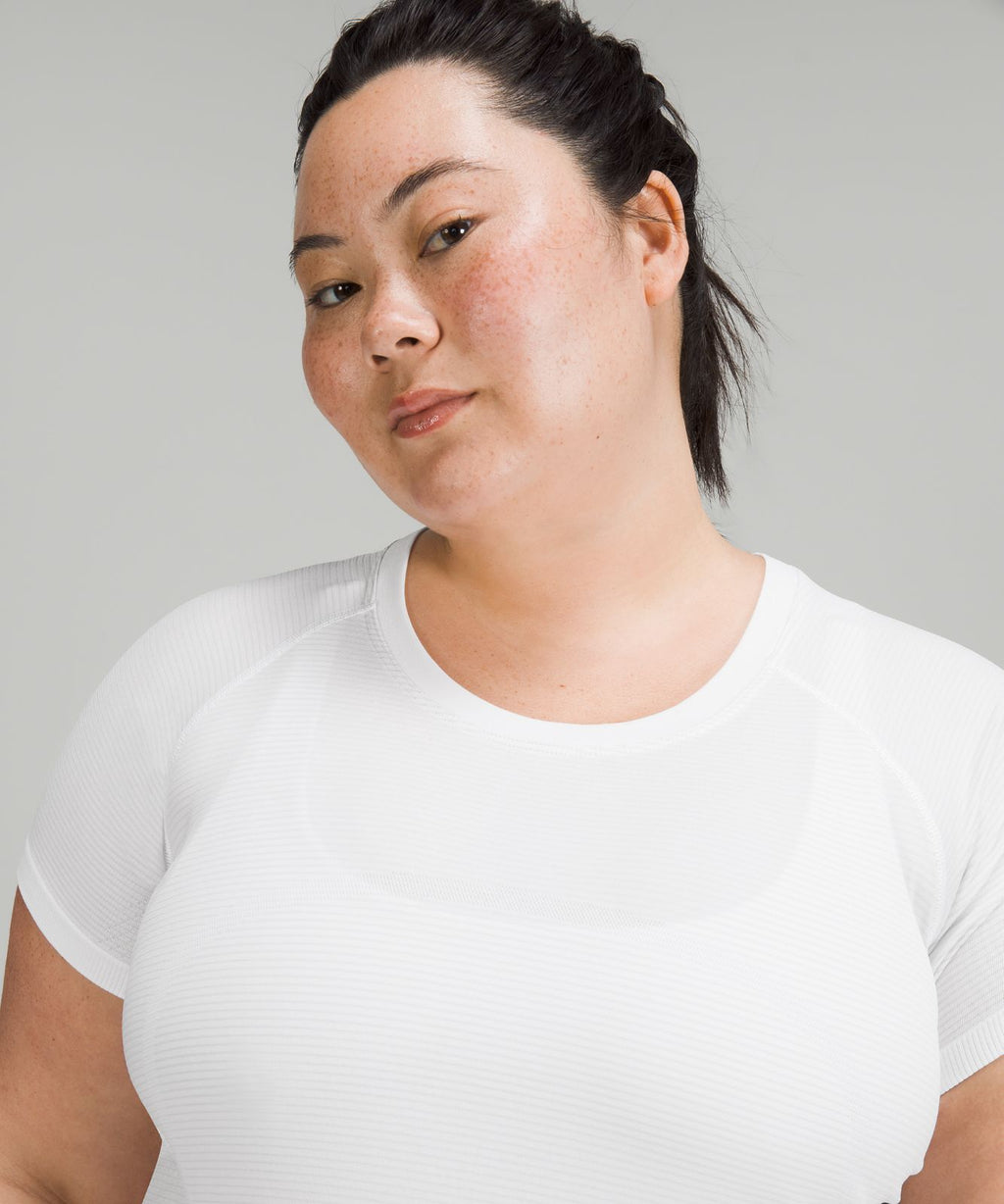 Swiftly Tech Short-Sleeve Shirt 2.0 *Hip Length White/White