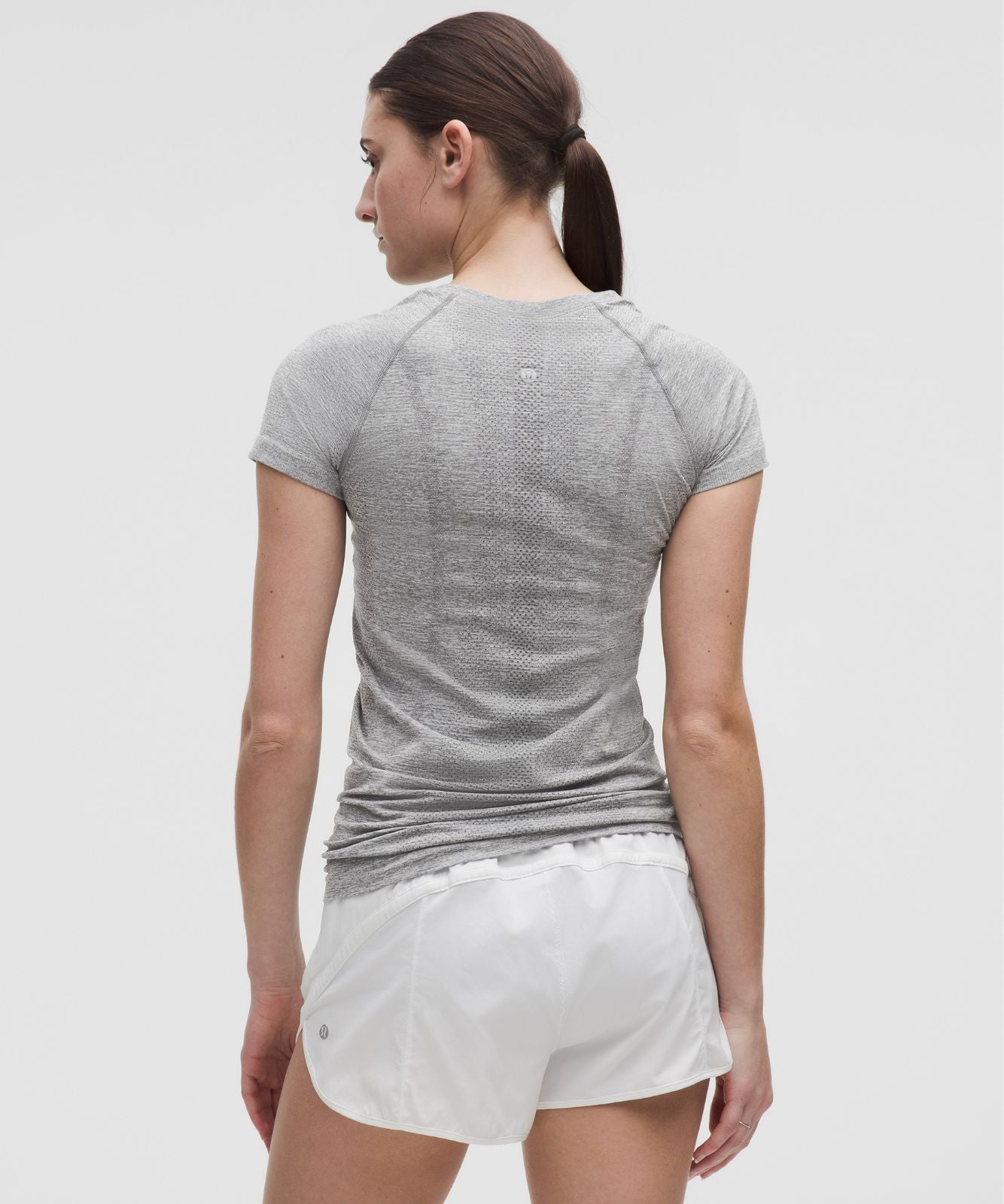 Swiftly Tech Short-Sleeve Shirt 2.0 *Hip Length Slate/White
