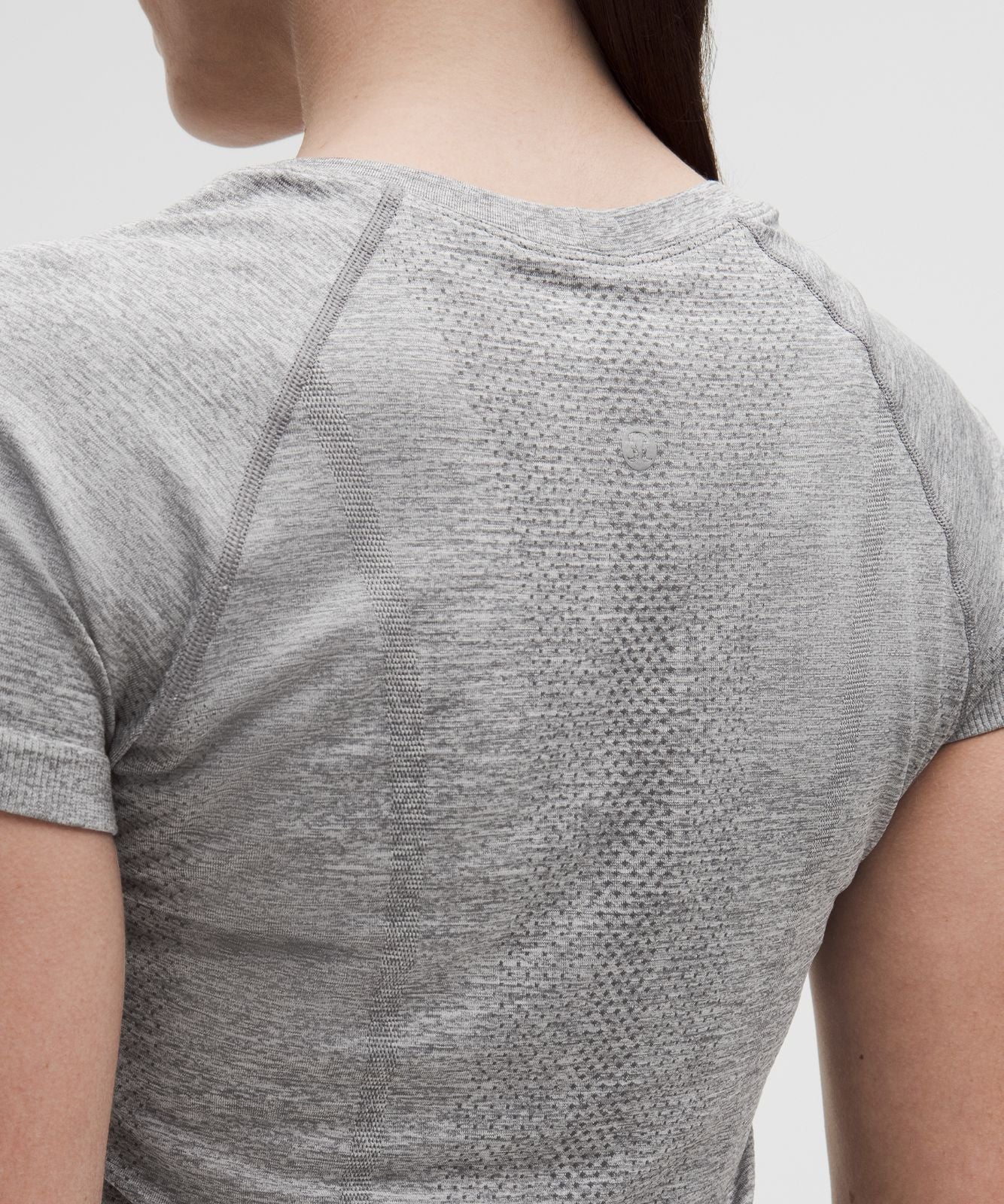 Swiftly Tech Short-Sleeve Shirt 2.0 *Hip Length Slate/White
