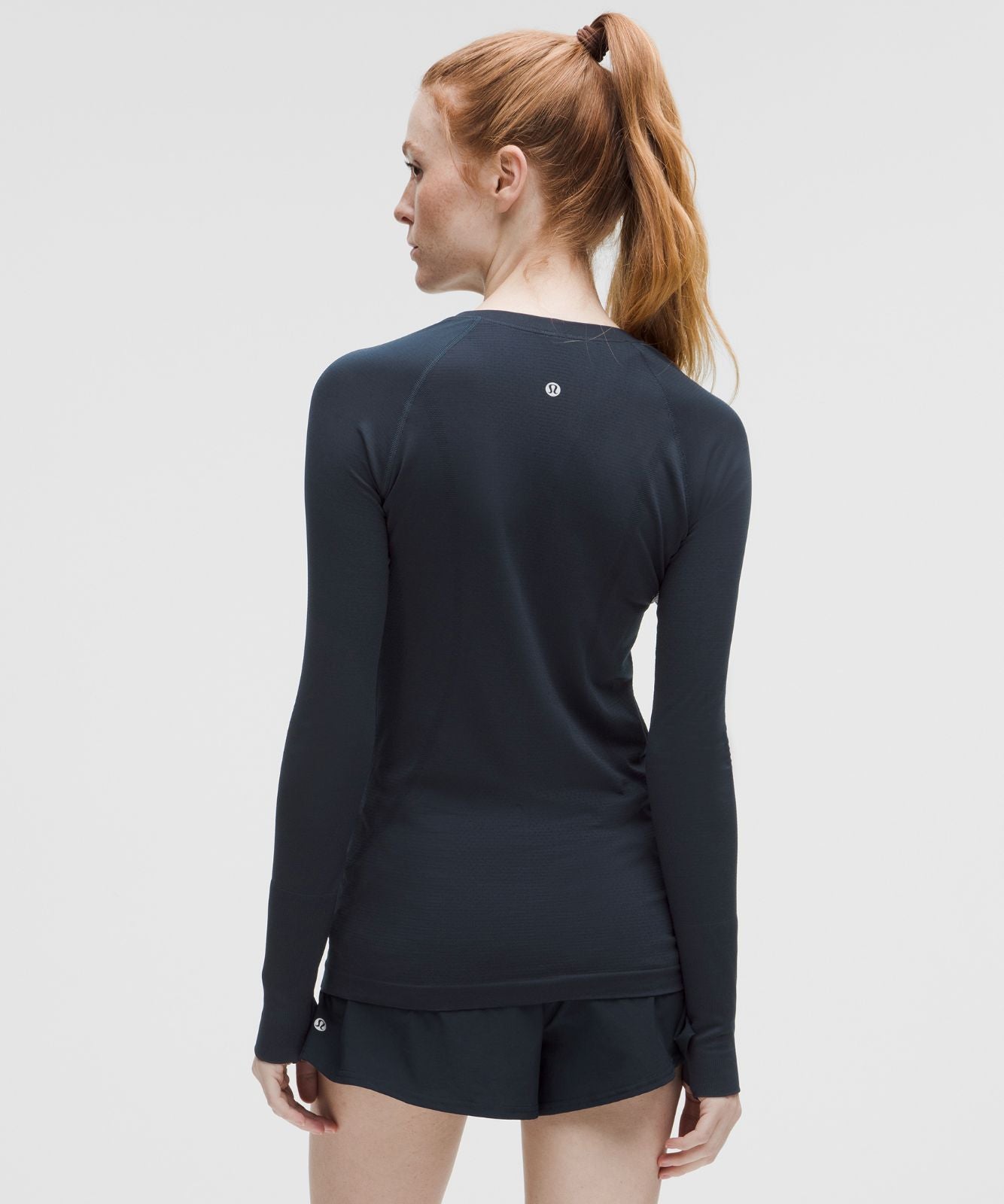 Swiftly Tech Long-Sleeve Shirt 2.0 *Hip Length True Navy/True Navy
