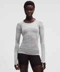 Swiftly Tech Long-Sleeve Shirt 2.0 *Hip Length Slate/White