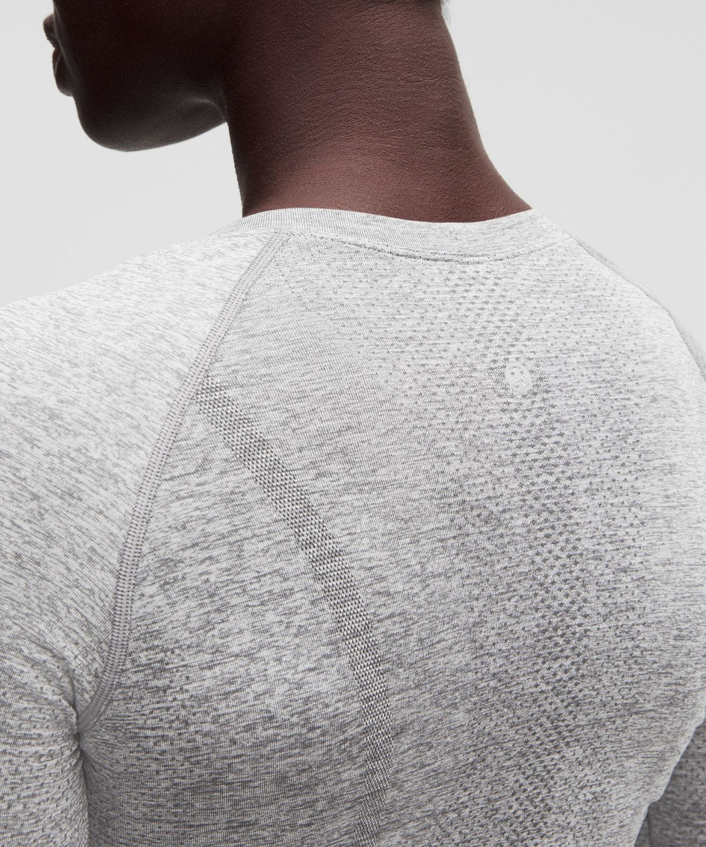 Swiftly Tech Long-Sleeve Shirt 2.0 *Hip Length Slate/White