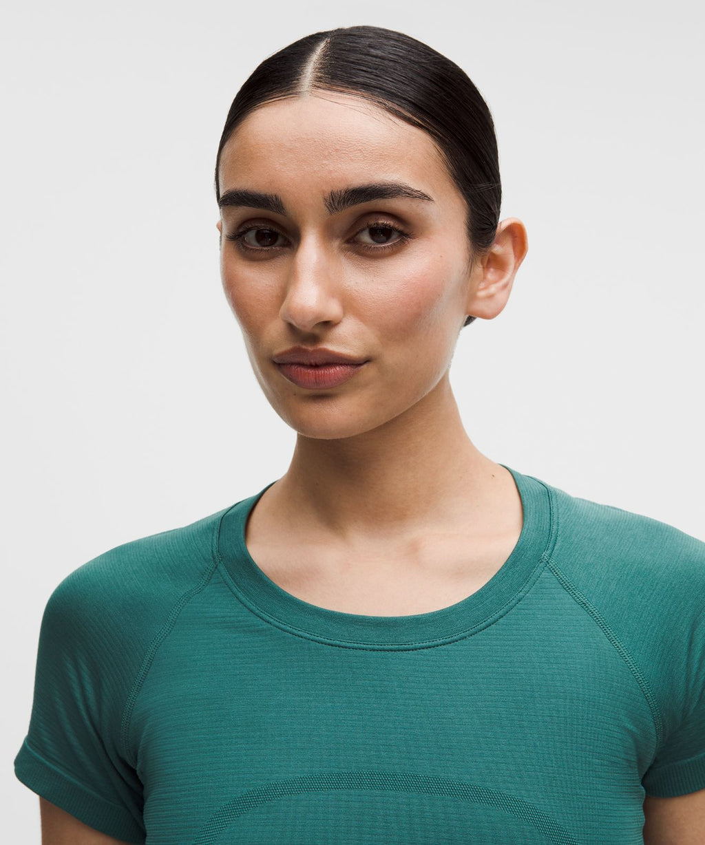 Swiftly Tech Short-Sleeve Shirt 2.0 *Hip Length Deep Marina/Deep Marina