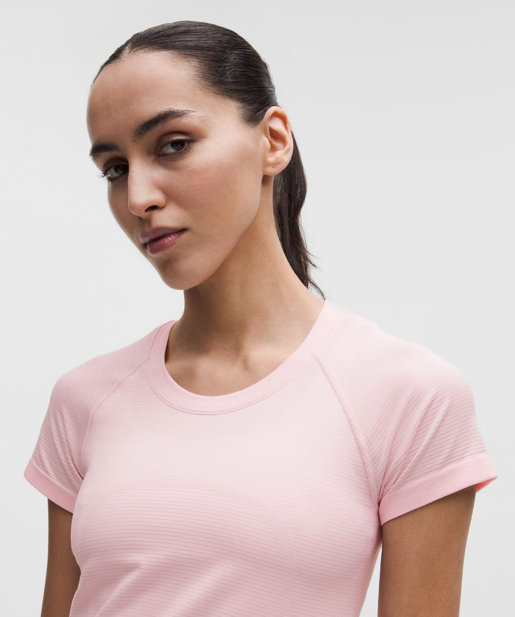 Swiftly Tech Short-Sleeve Shirt 2.0 *Hip Length Pink Pearl/Pink Pearl