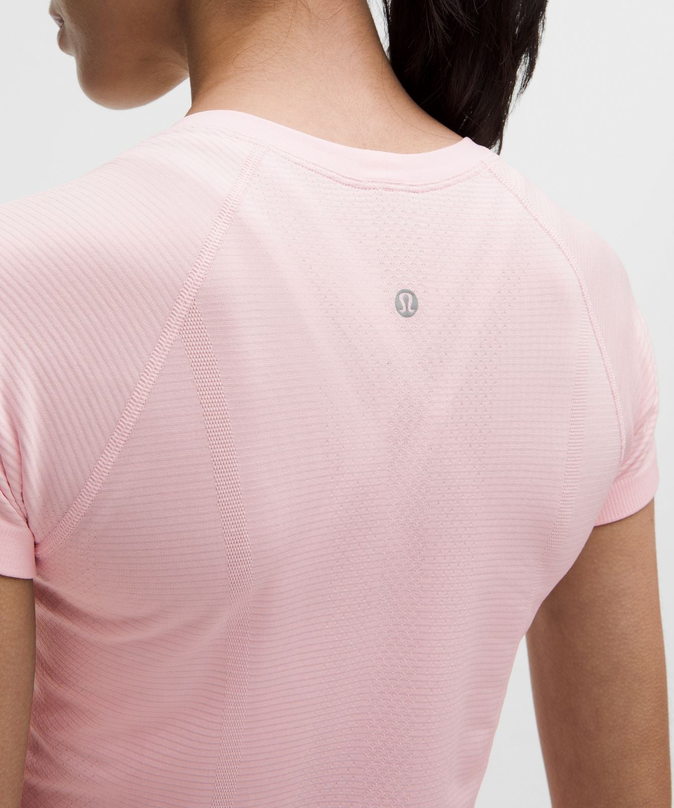 Swiftly Tech Short-Sleeve Shirt 2.0 *Hip Length Pink Pearl/Pink Pearl