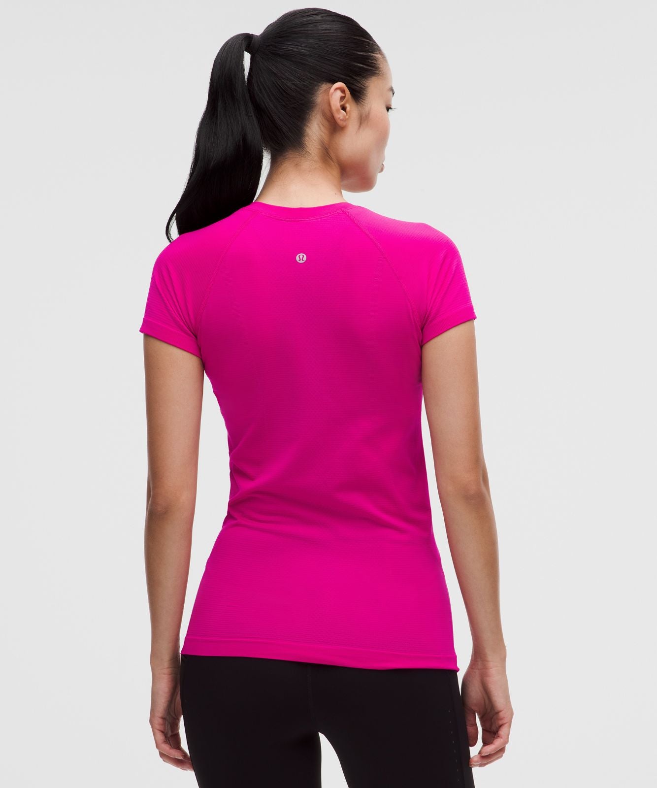 Swiftly Tech Short-Sleeve Shirt 2.0 *Hip Length Pink Flare/Pink Flare