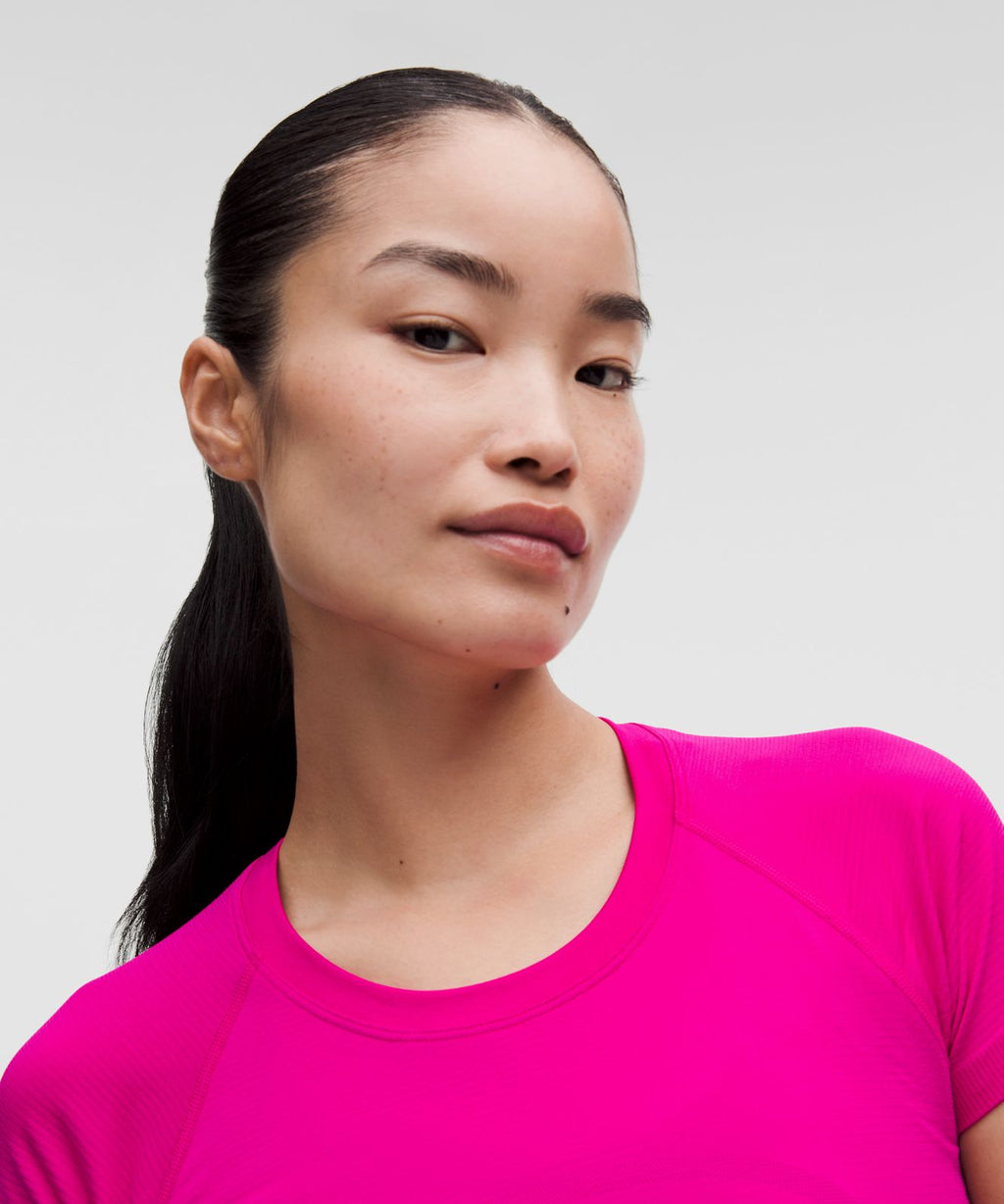 Swiftly Tech Short-Sleeve Shirt 2.0 *Hip Length Pink Flare/Pink Flare