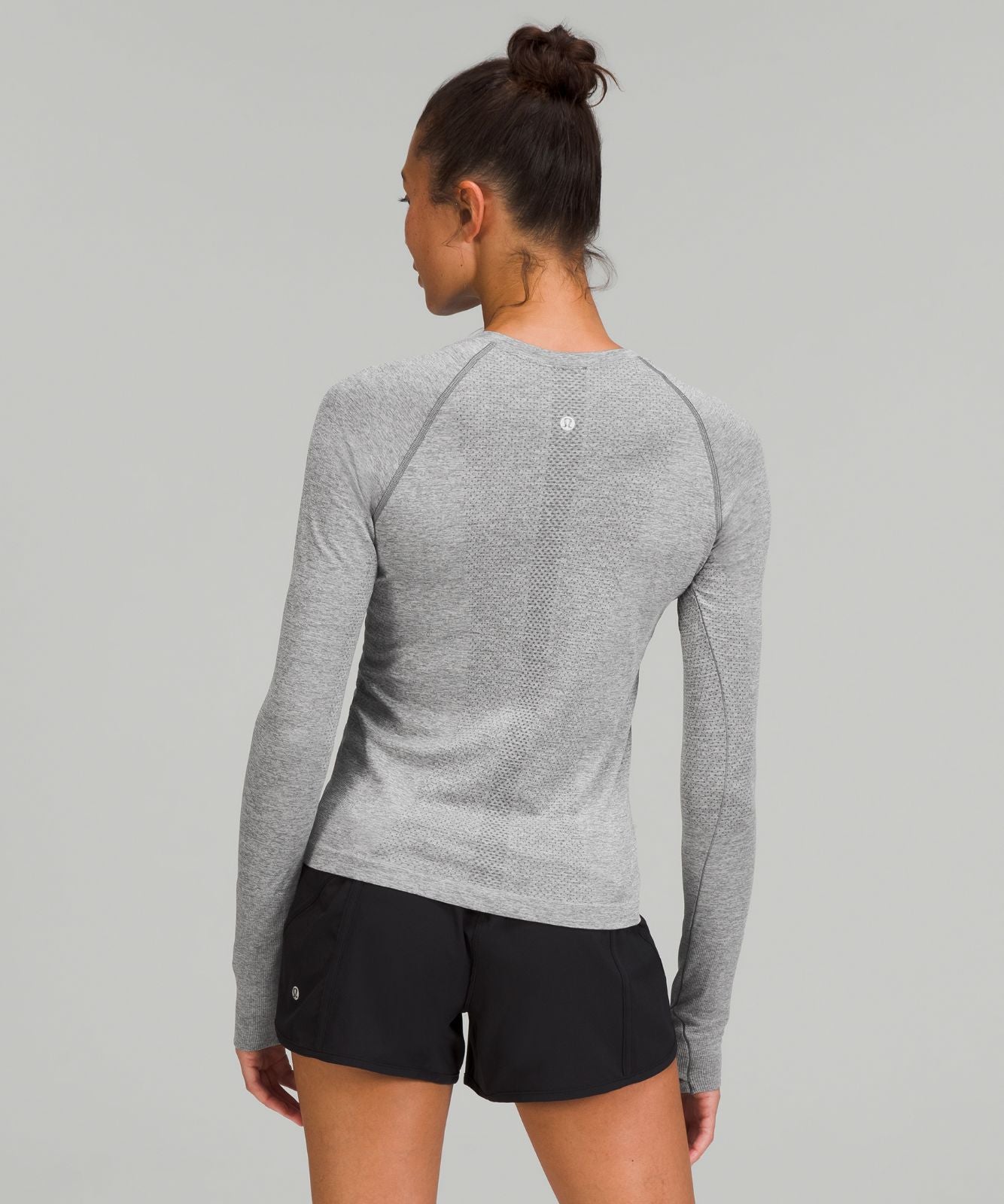 Swiftly Tech Long-Sleeve Shirt 2.0 *Waist Length Slate/White