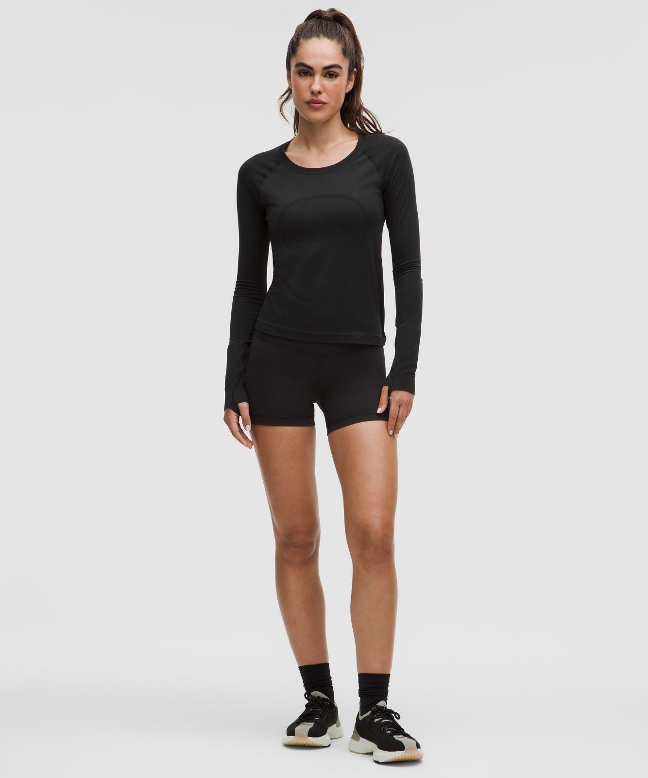 Swiftly Tech Long-Sleeve Shirt 2.0 *Waist Length Black/Black