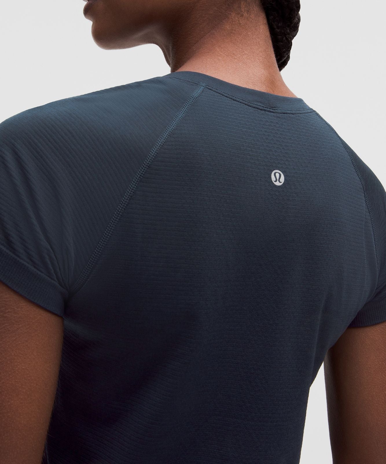 Swiftly Tech Short-Sleeve Shirt 2.0 *Waist Length True Navy/True Navy