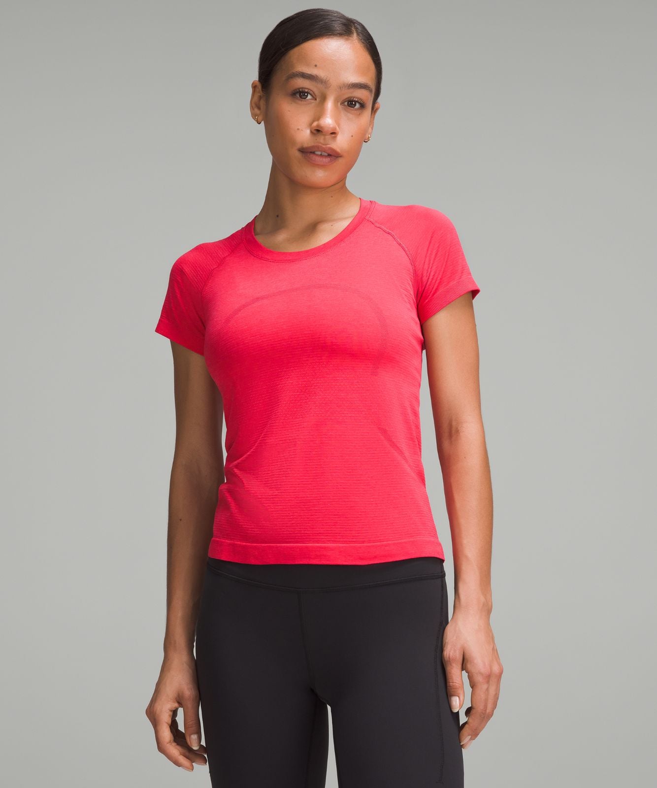 Swiftly Tech Short-Sleeve Shirt 2.0 *Waist Length Cherry Mist/Cherry Mist