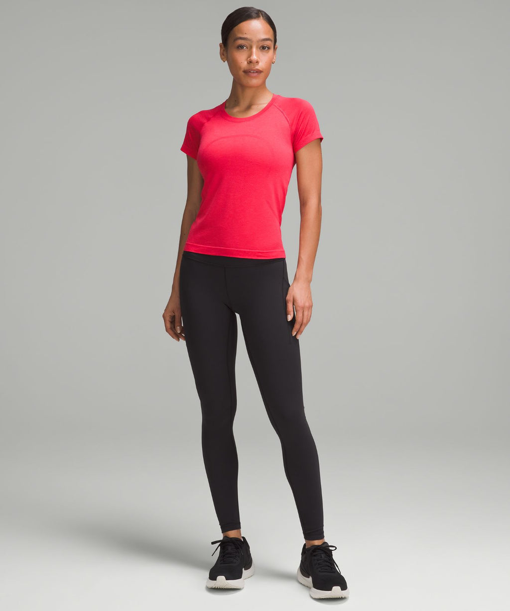 Swiftly Tech Short-Sleeve Shirt 2.0 *Waist Length Cherry Mist/Cherry Mist