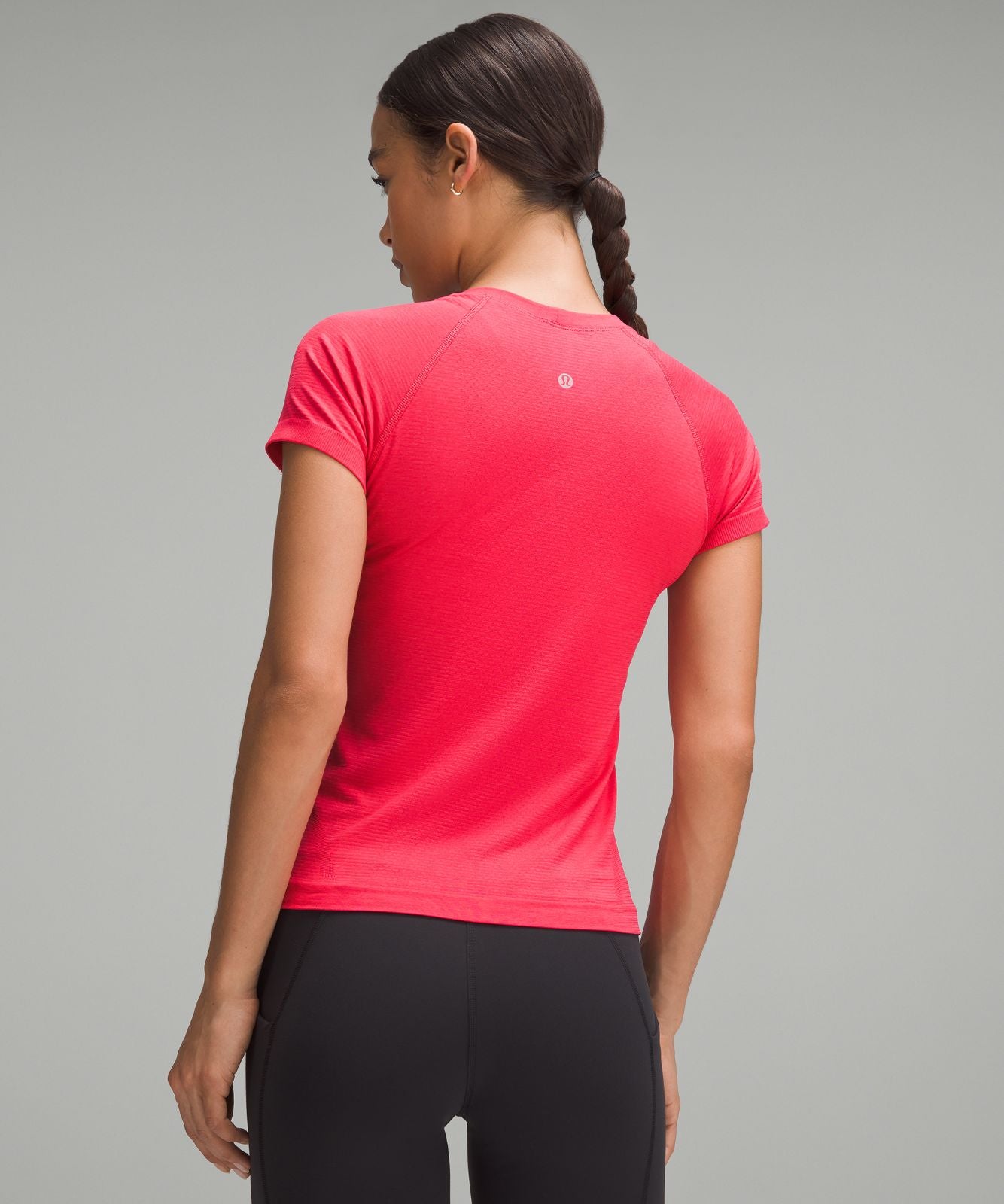 Swiftly Tech Short-Sleeve Shirt 2.0 *Waist Length Cherry Mist/Cherry Mist