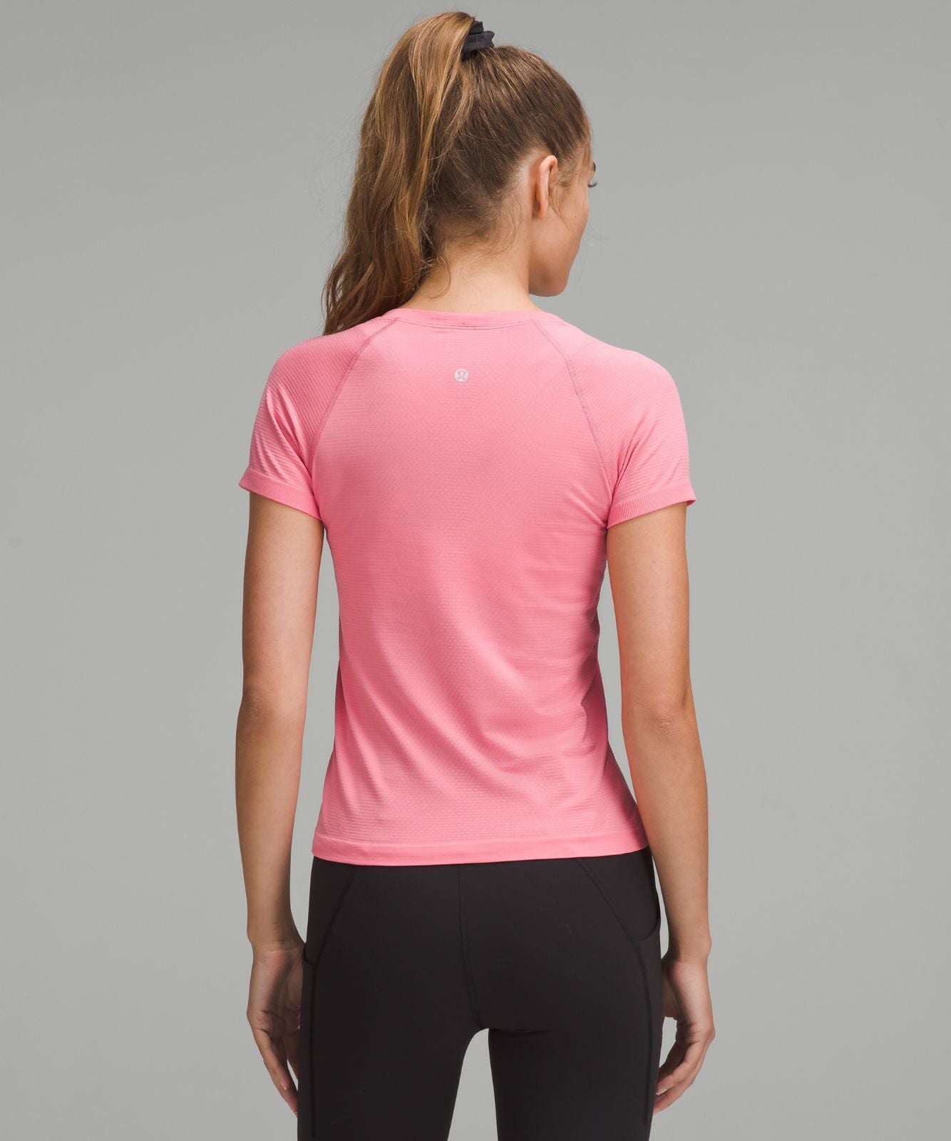 Swiftly Tech Short-Sleeve Shirt 2.0 *Waist Length Sakura Pink/Sakura Pink