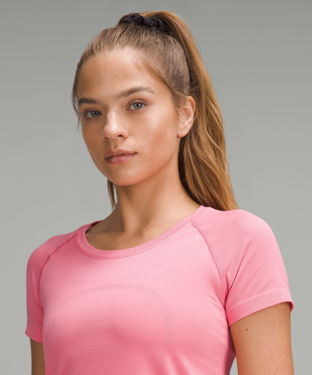 Swiftly Tech Short-Sleeve Shirt 2.0 *Waist Length Sakura Pink/Sakura Pink
