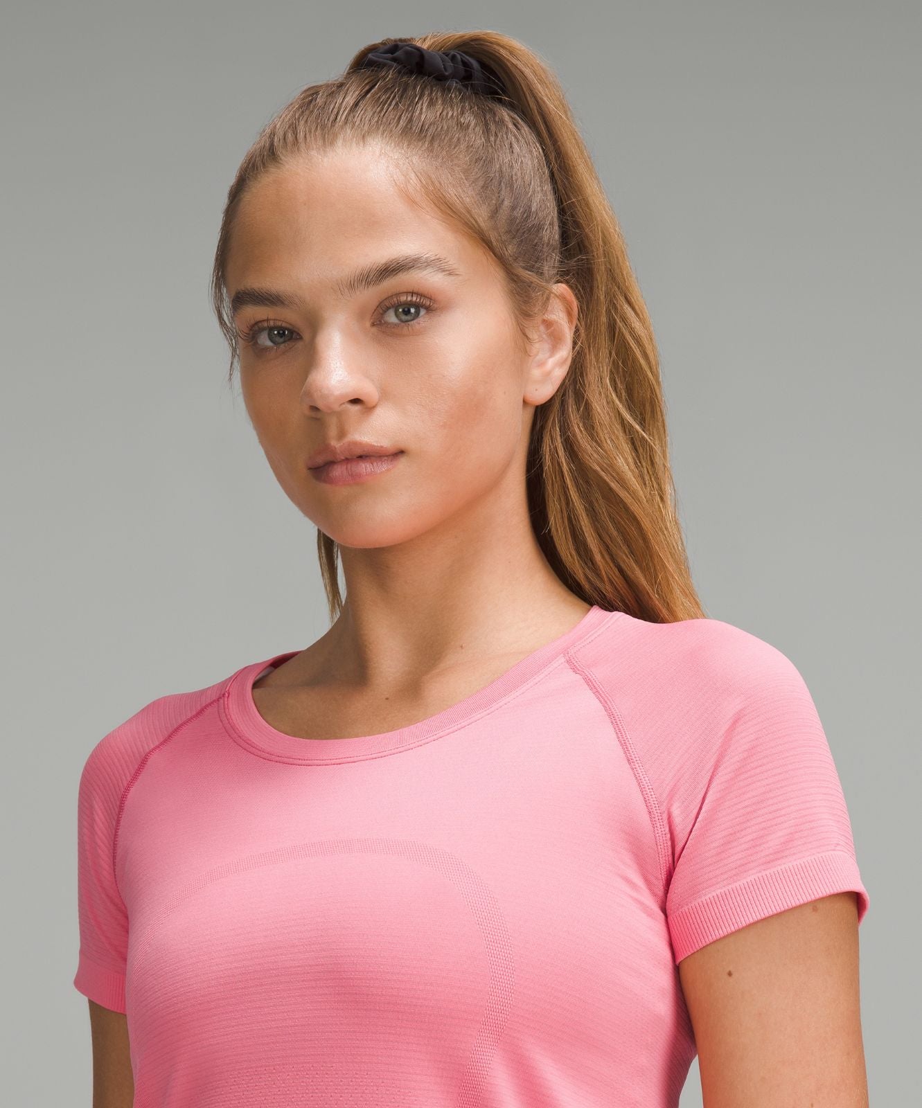 Swiftly Tech Short-Sleeve Shirt 2.0 *Waist Length Sakura Pink/Sakura Pink