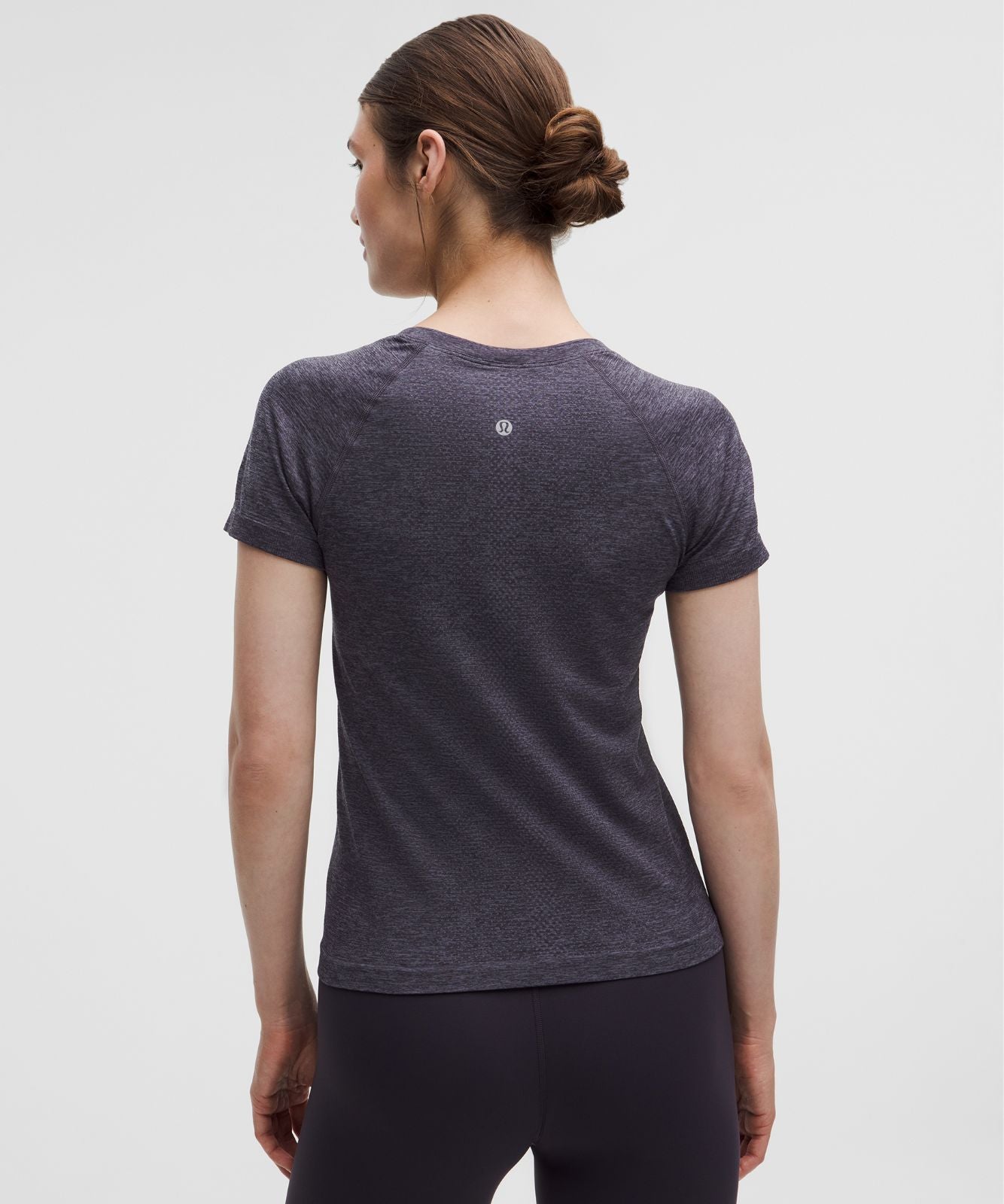 Swiftly Tech Short-Sleeve Shirt 2.0 *Waist Length Grape Mist/Atmospheric Purple
