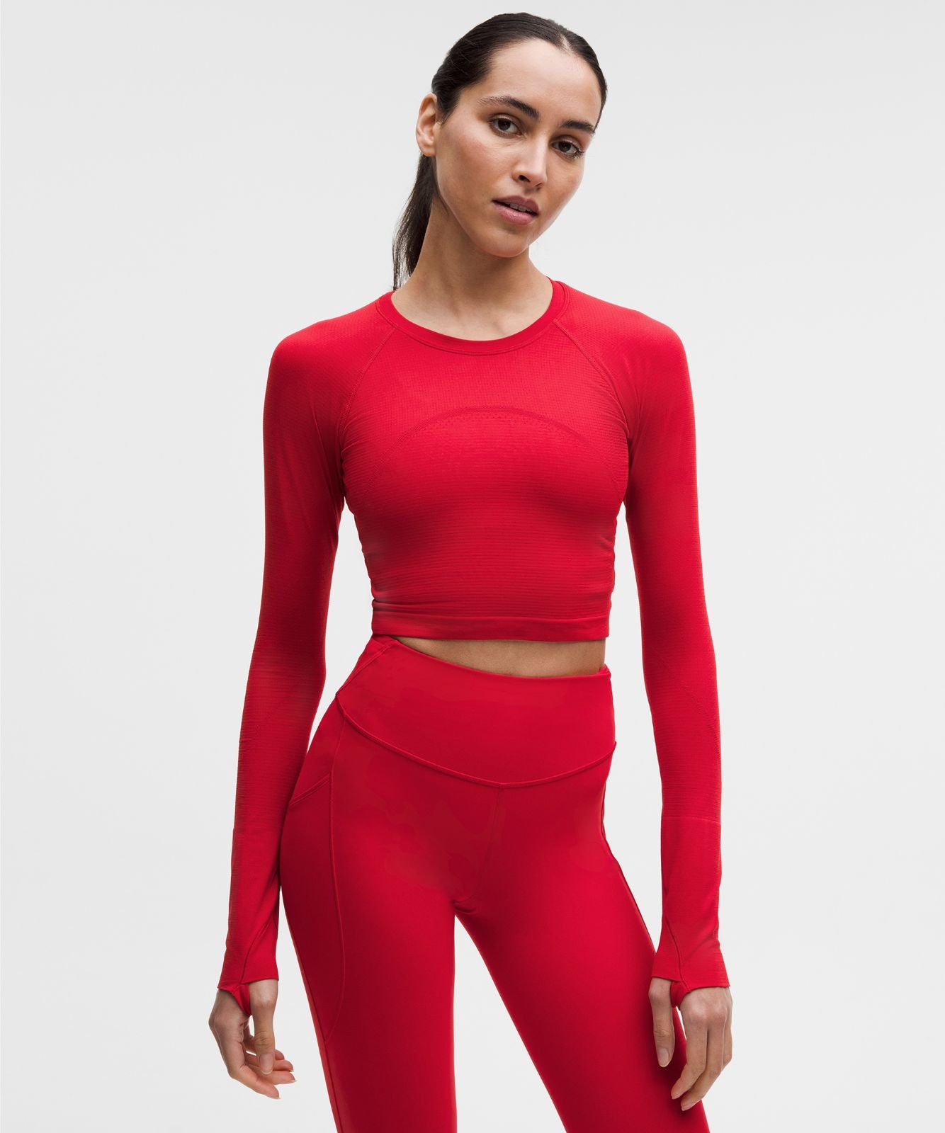 Swiftly Tech Cropped Long-Sleeve Shirt 2.0 Oxford Red/Oxford Red